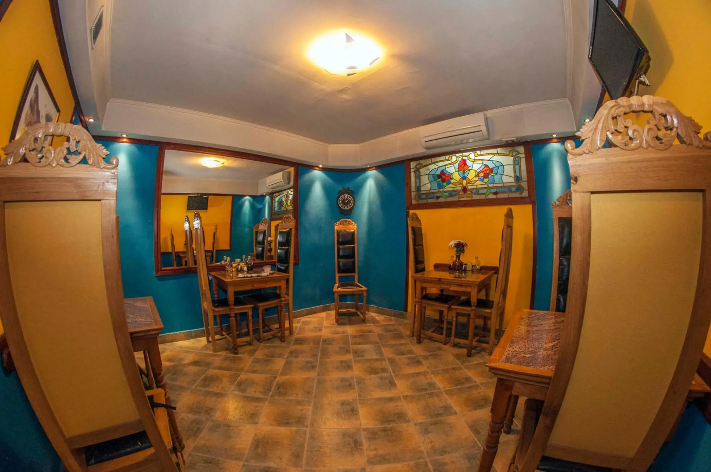 Restaurant/places to eat in L'Opera Guest House Restaurant/places to eat in L'Opera Guest House