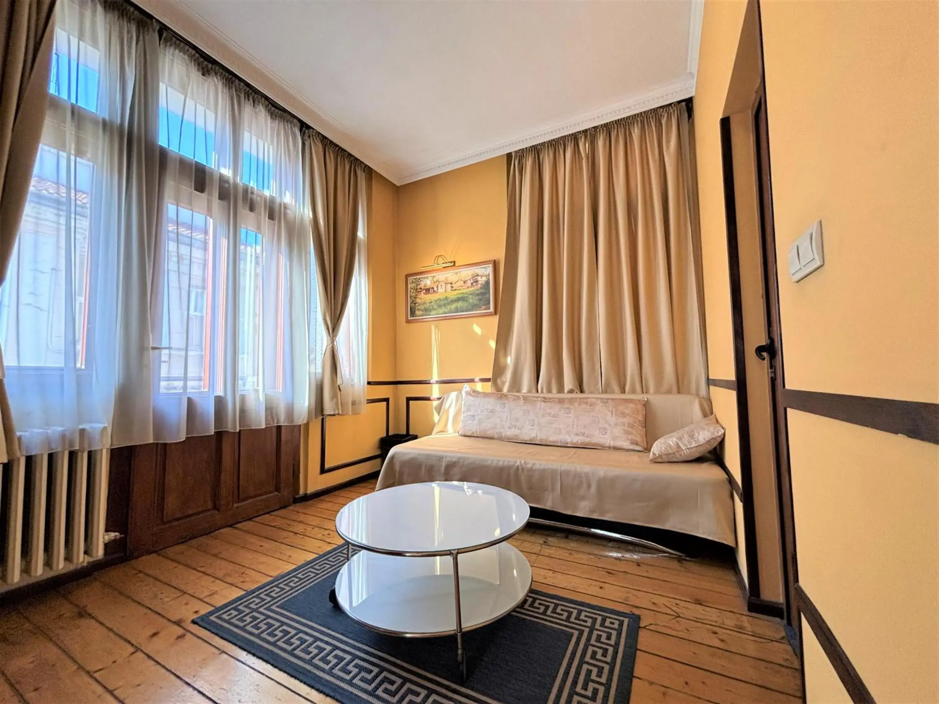 Living room, Bed in L'Opera Guest House Living room, Bed in L'Opera Guest House