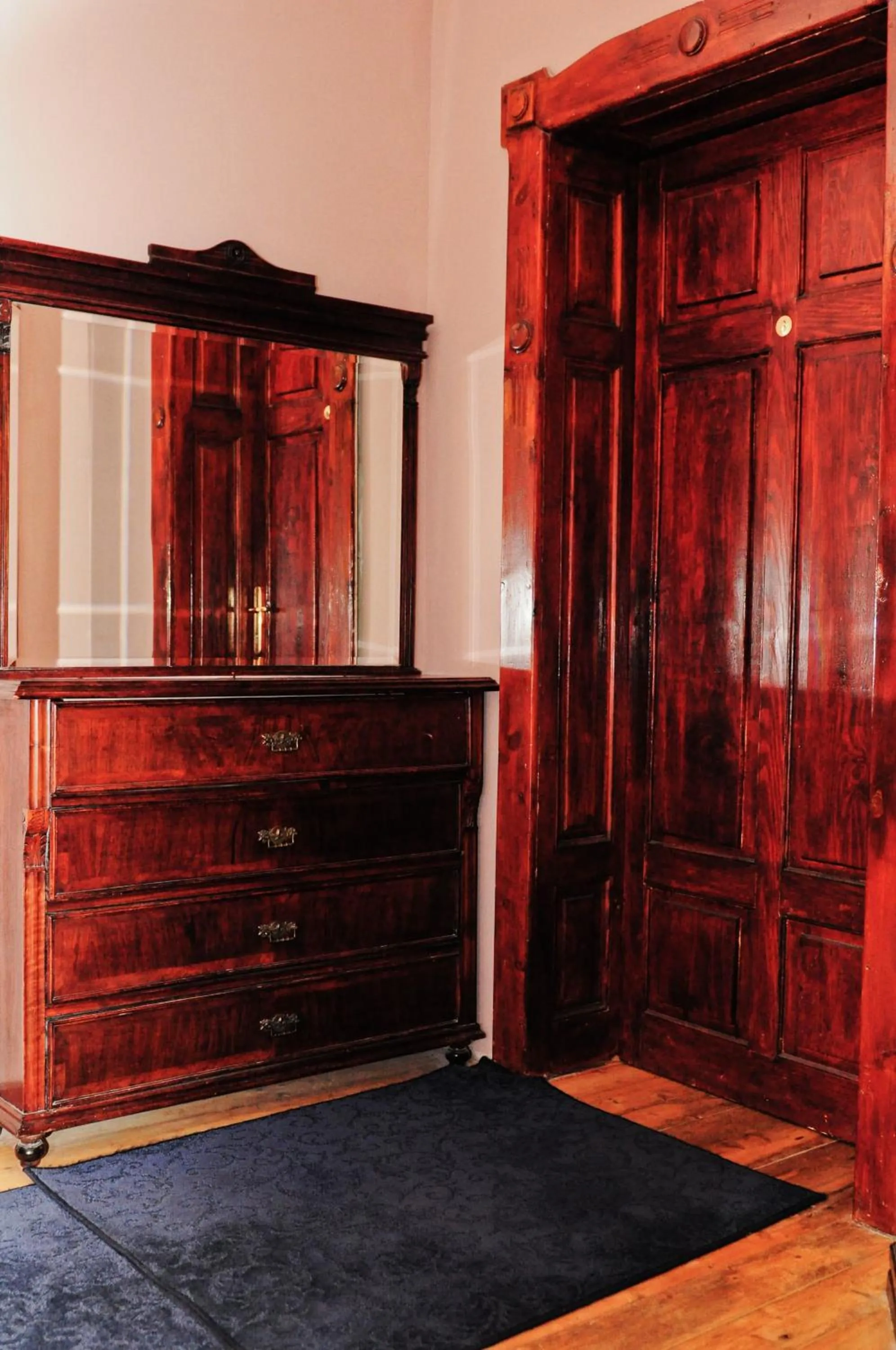 Decorative detail in L'Opera Guest House