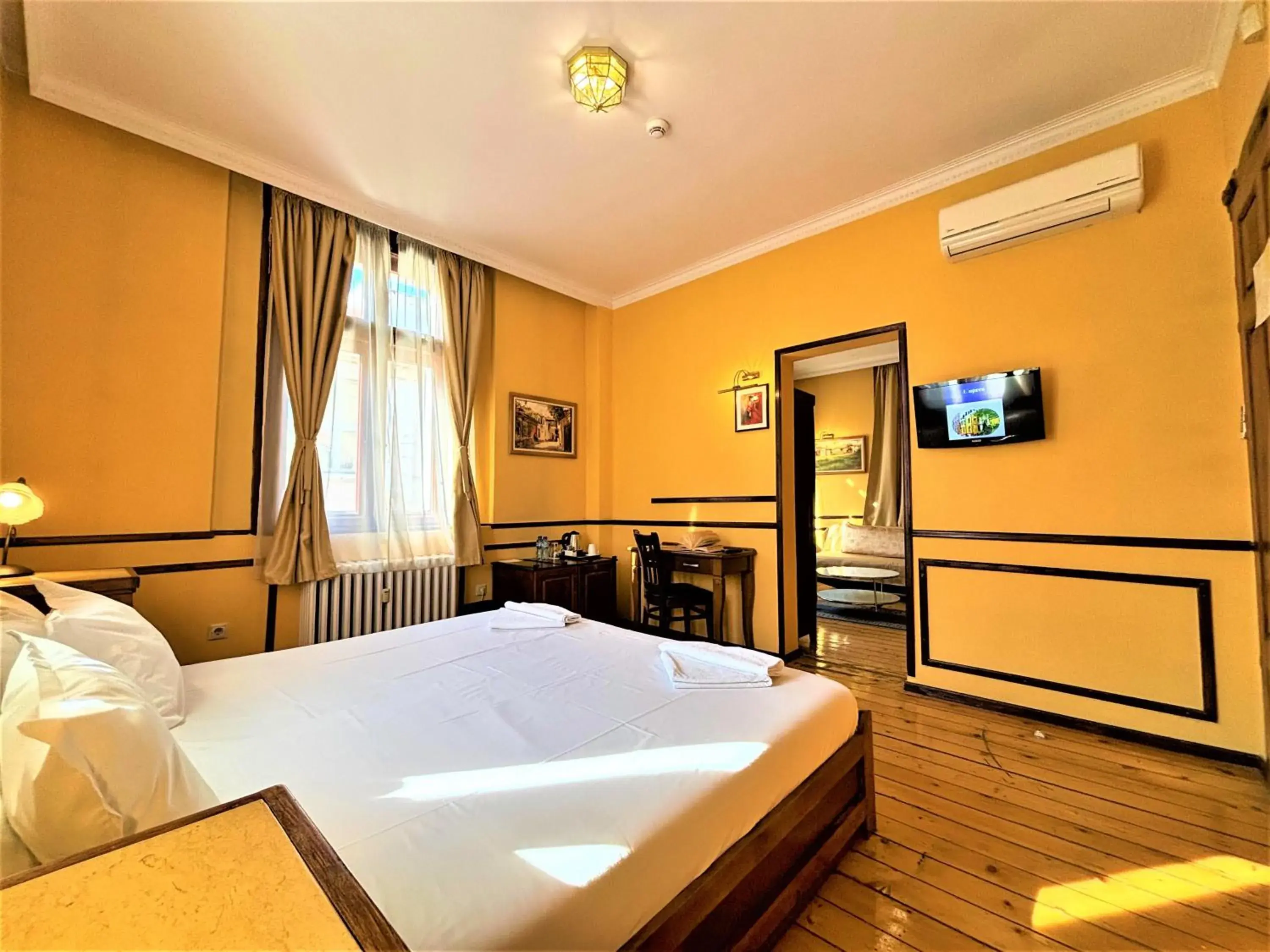 Bed in L'Opera Guest House Bed in L'Opera Guest House