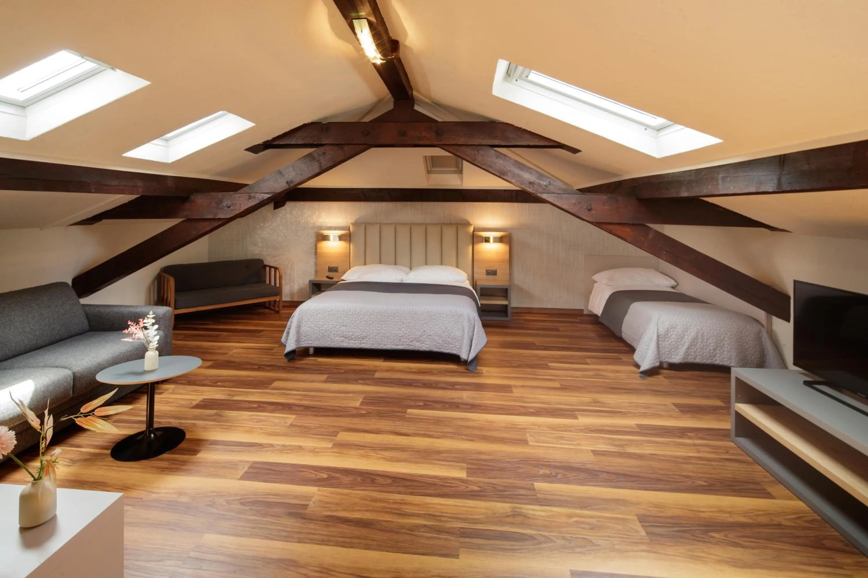 Bedroom, Bed in Albergo Mirador Ascona