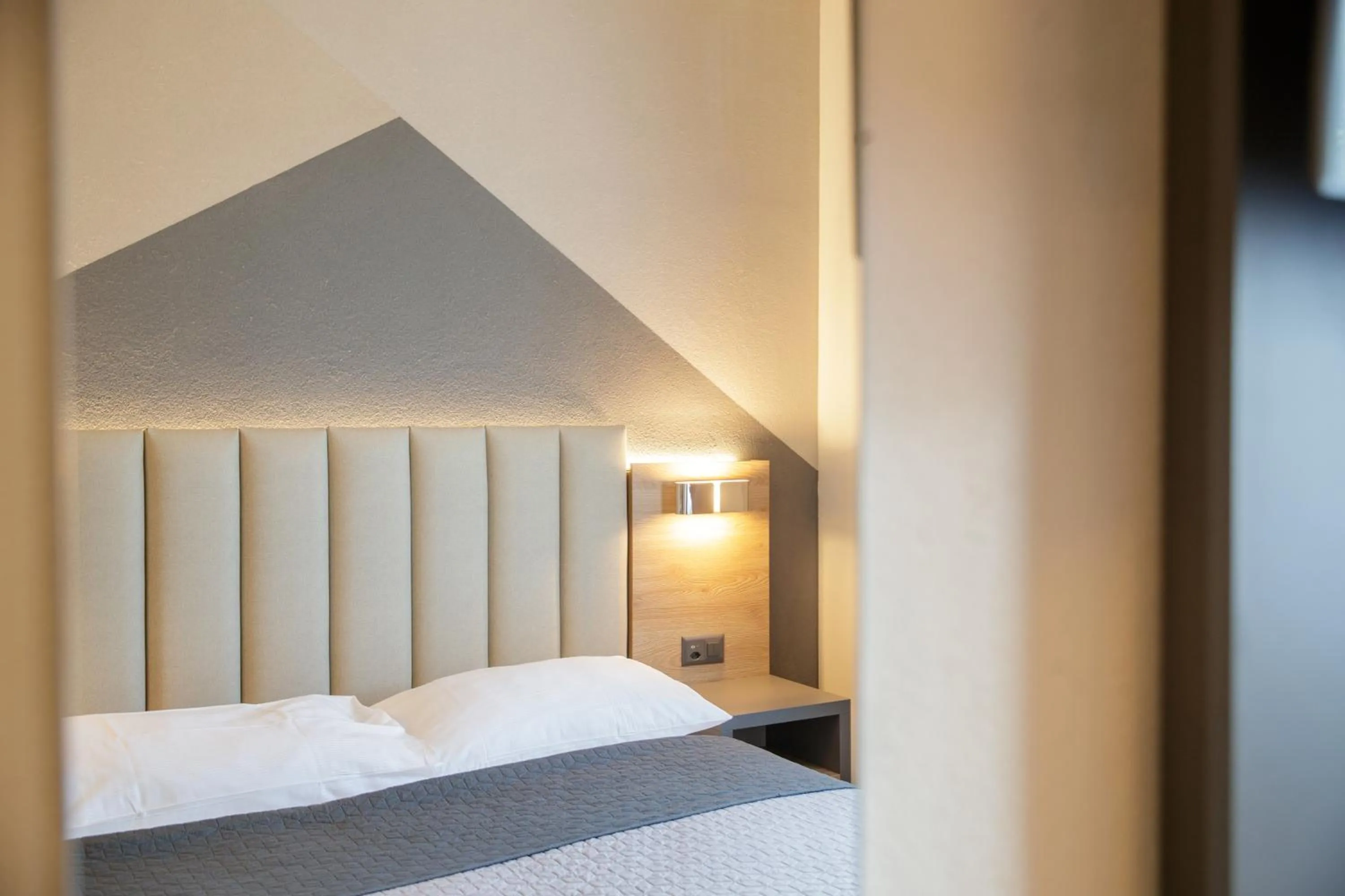 Bedroom, Bed in Albergo Mirador Ascona