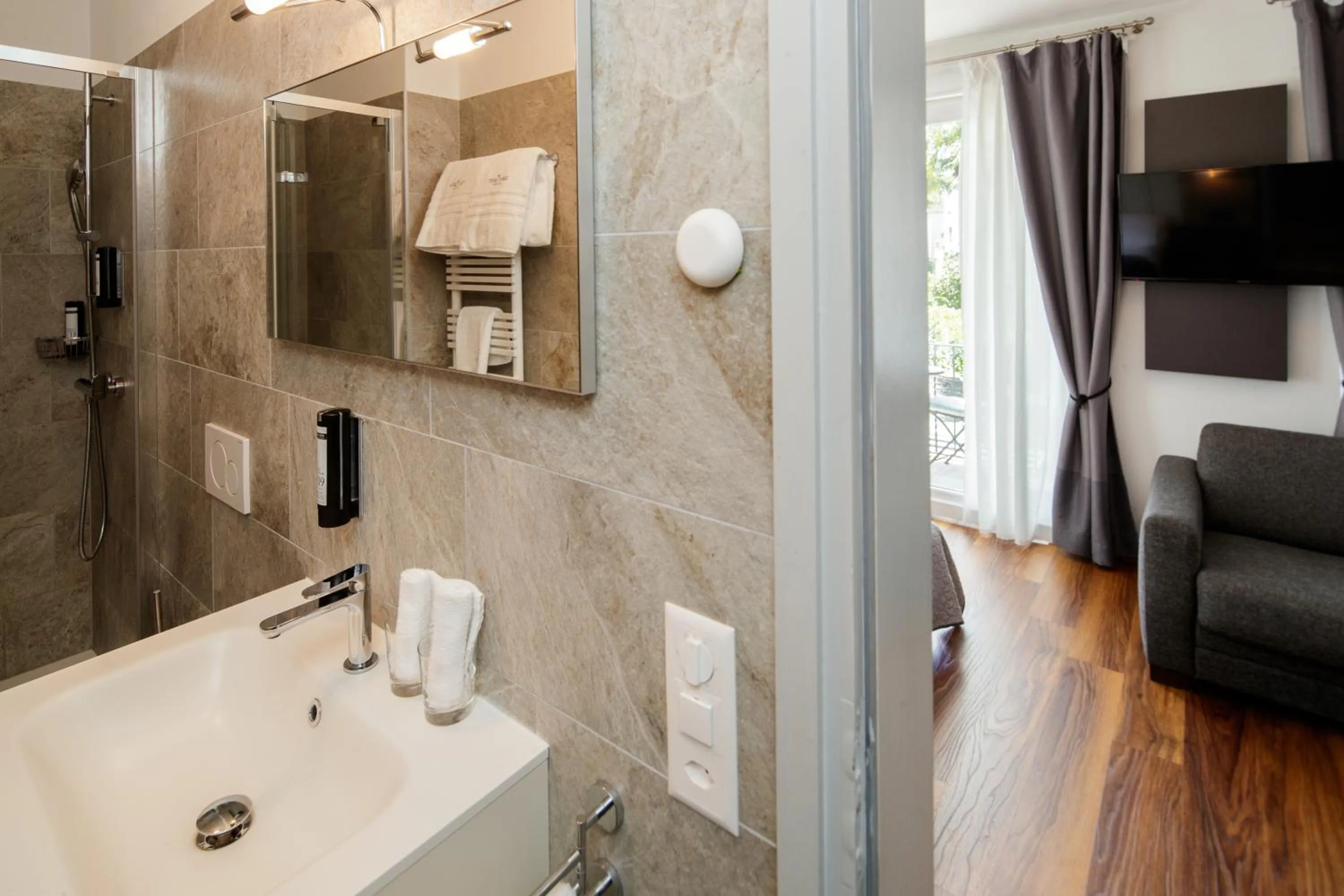 Bathroom in Albergo Mirador Ascona