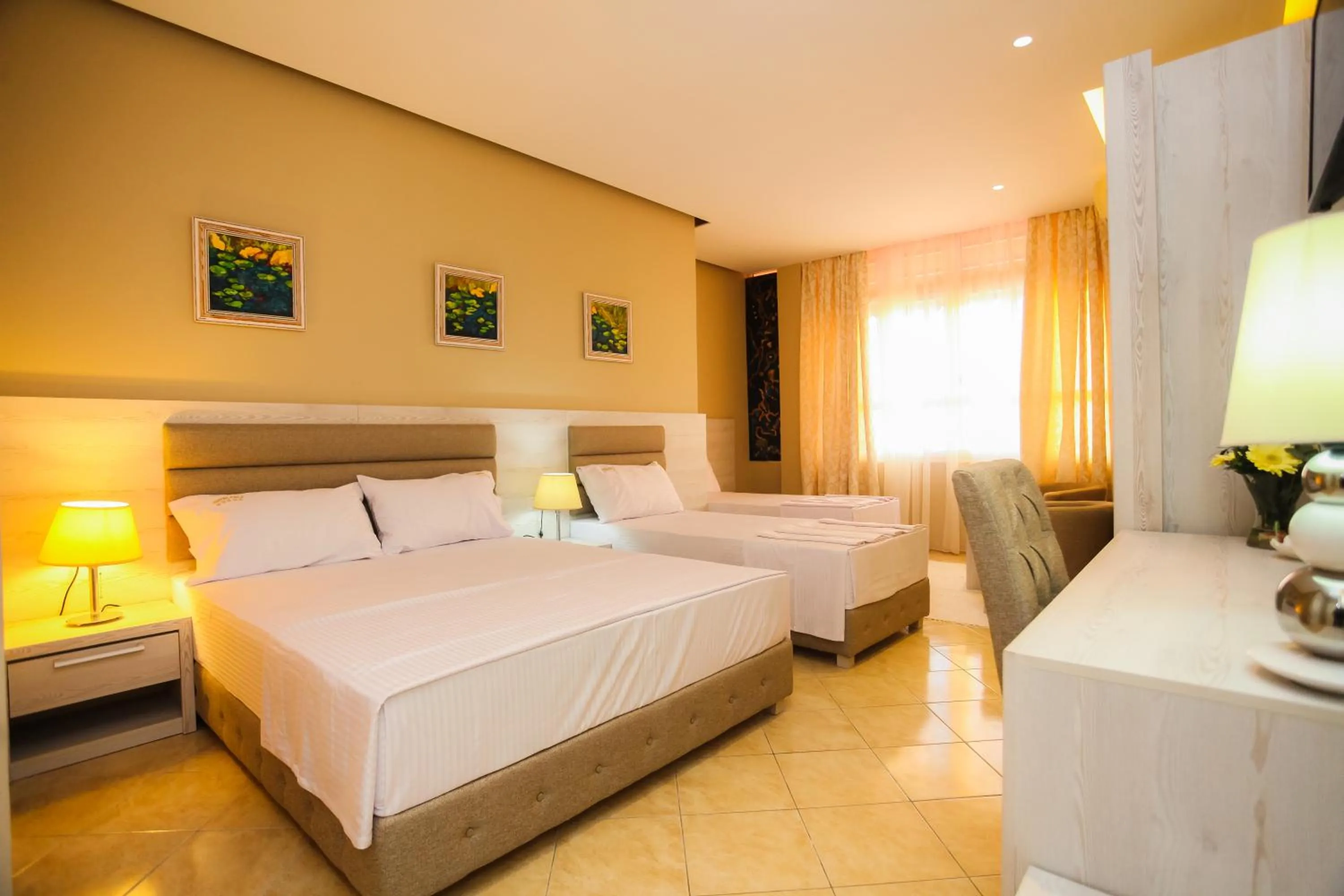 Bathroom, Bed in Hotel Valz