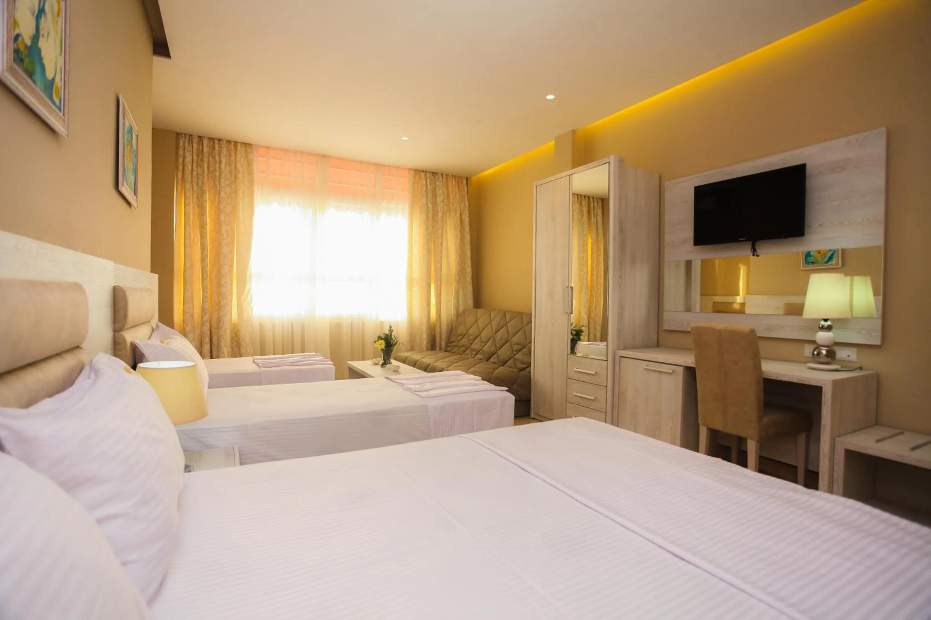 Bathroom, Bed in Hotel Valz