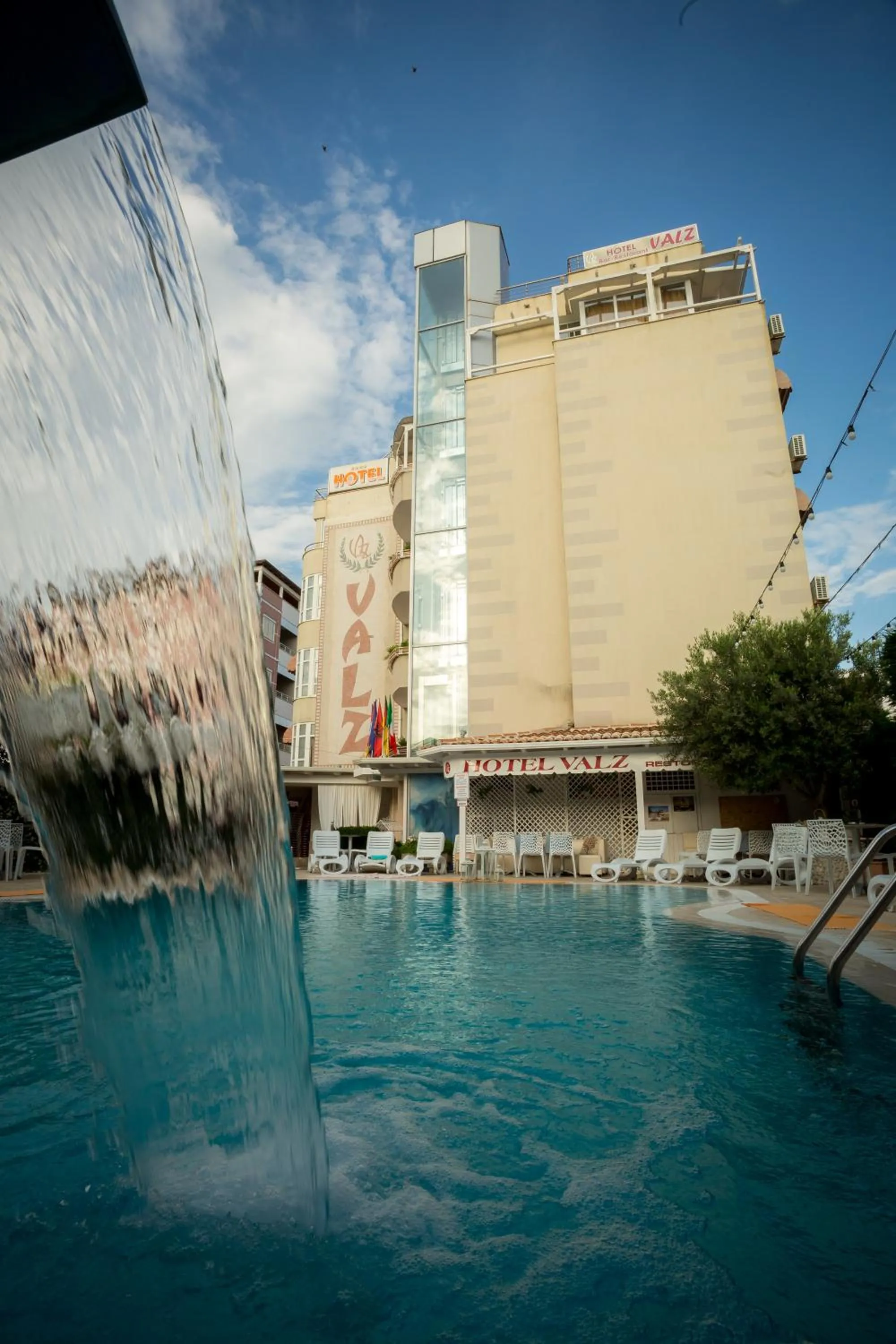 Swimming pool in Hotel Valz