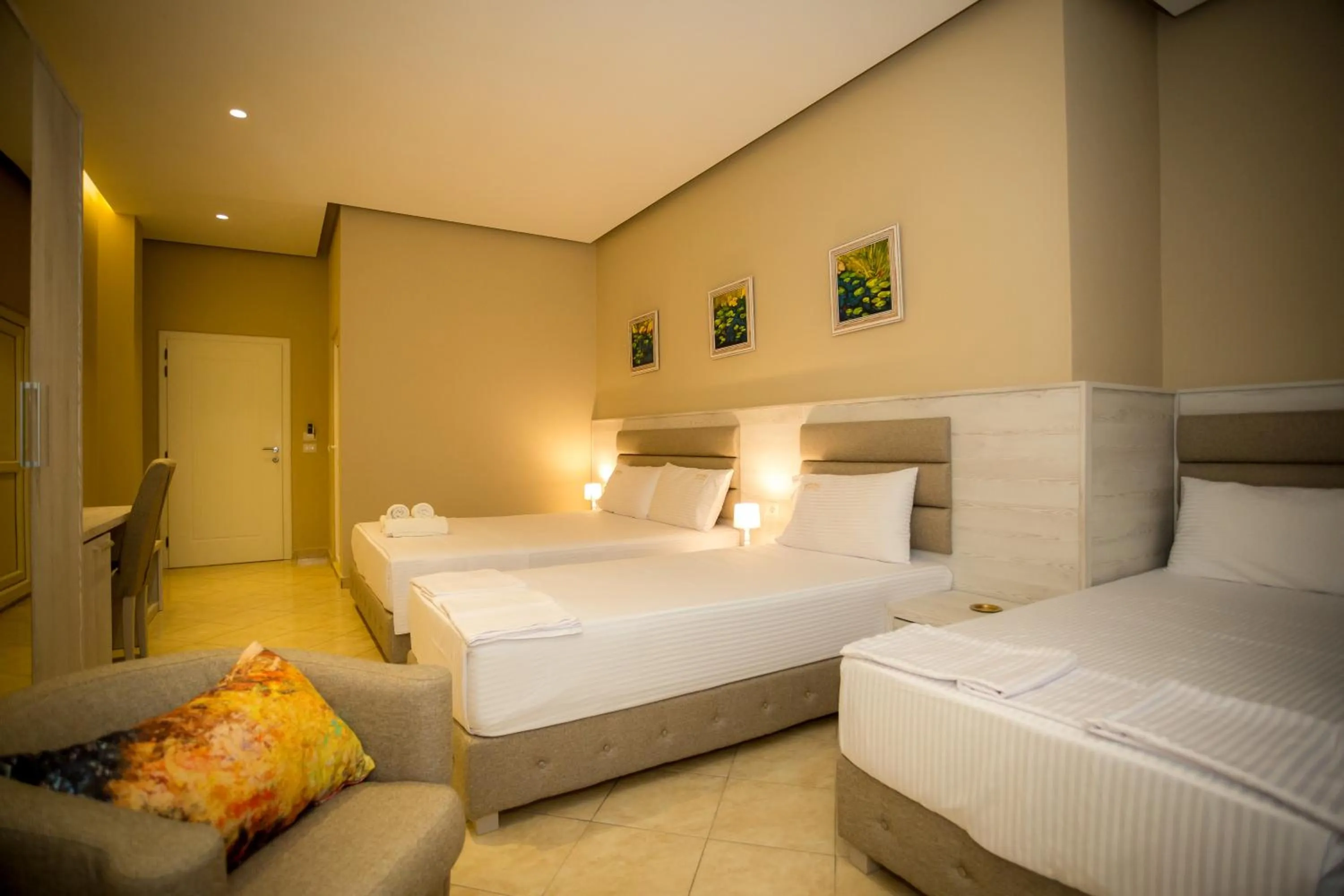 Shower, Bed in Hotel Valz