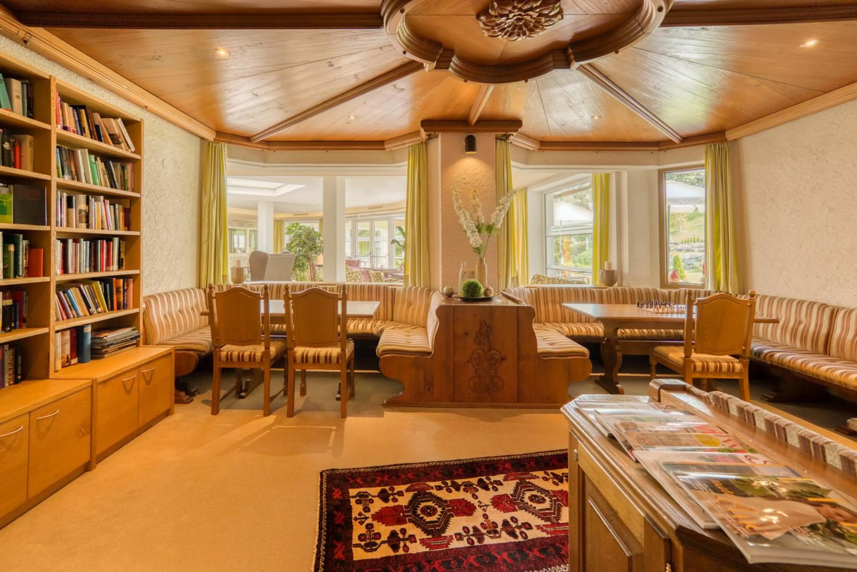 Restaurant/places to eat in Alpinresort Schillerkopf