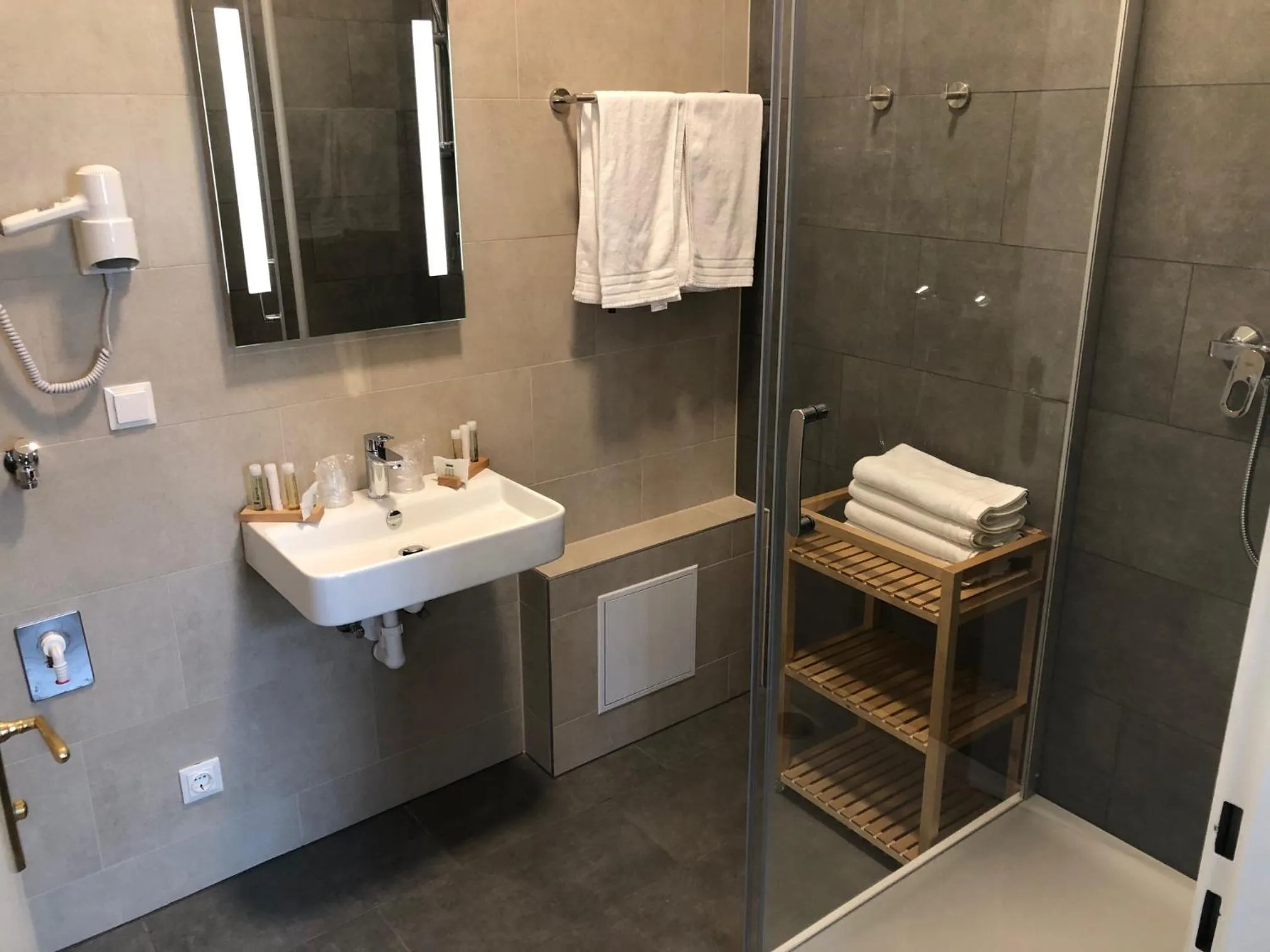 Shower in Hotel Brauhof Wien
