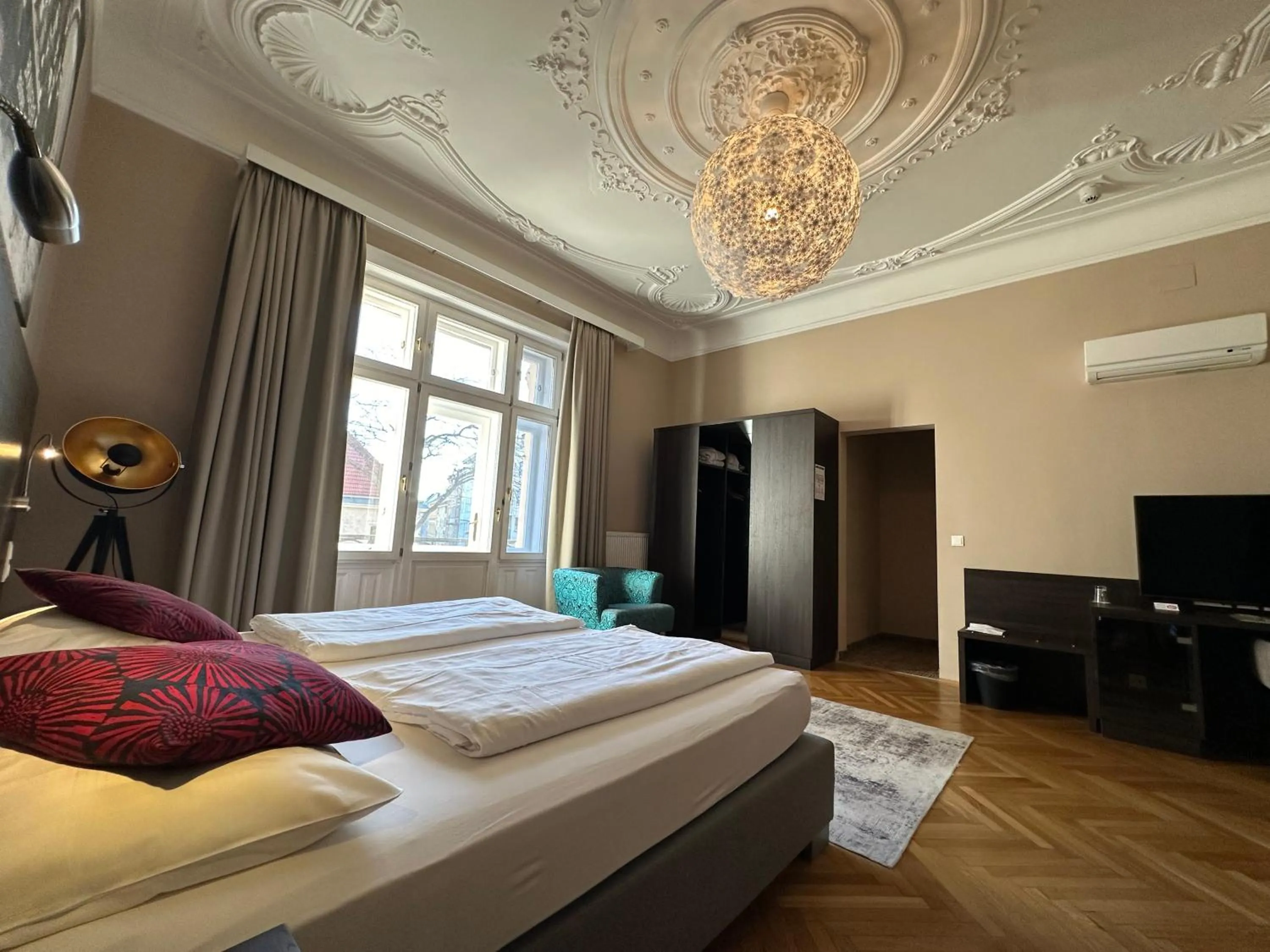 Bed in Hotel Brauhof Wien