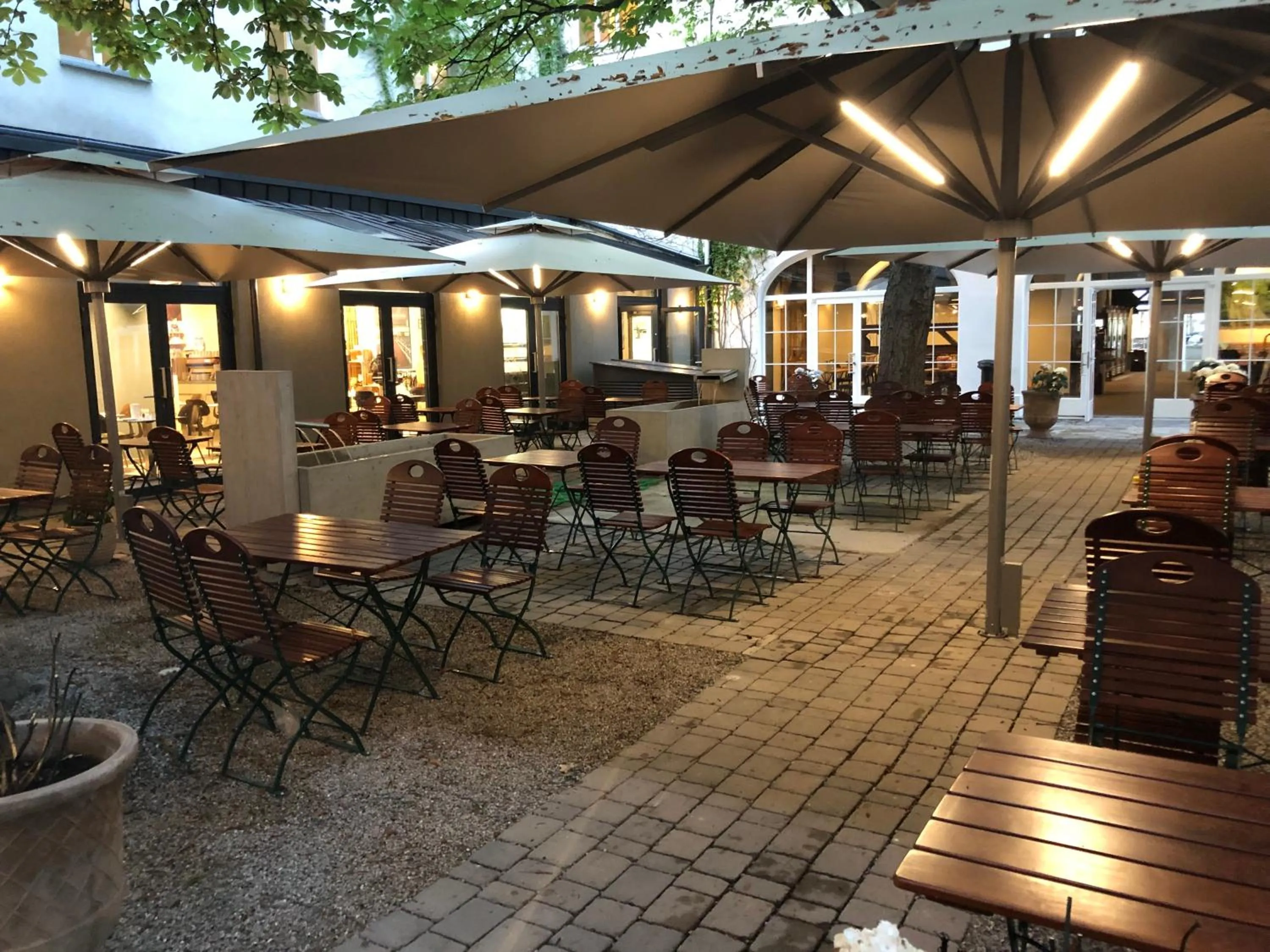 Restaurant/places to eat in Hotel Brauhof Wien