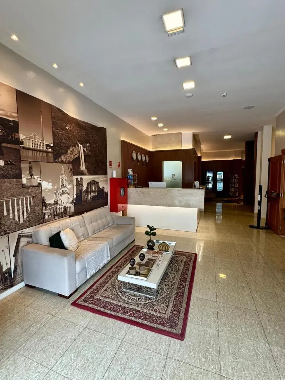 Facade/entrance in Zallon Hotel Executivo Facade/entrance in Zallon Hotel Executivo