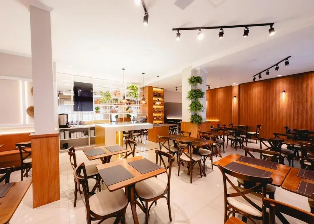 Restaurant/places to eat in Zallon Hotel Executivo Restaurant/places to eat in Zallon Hotel Executivo