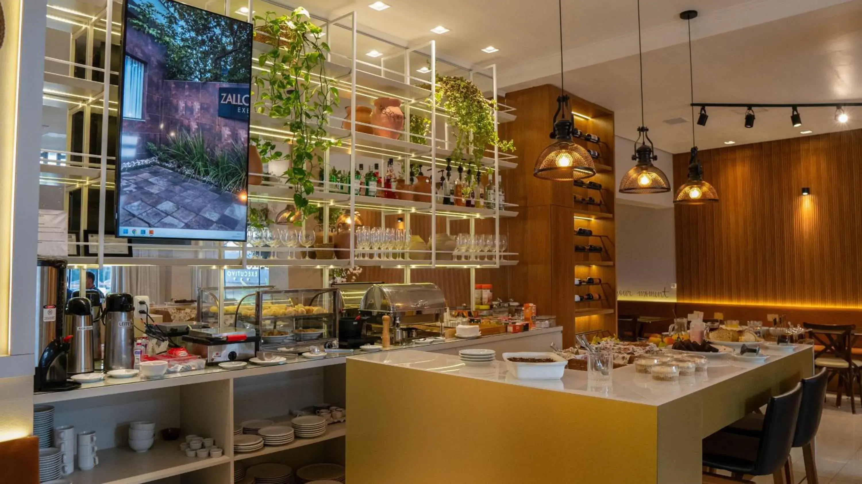 Restaurant/places to eat in Zallon Hotel Executivo Restaurant/places to eat in Zallon Hotel Executivo