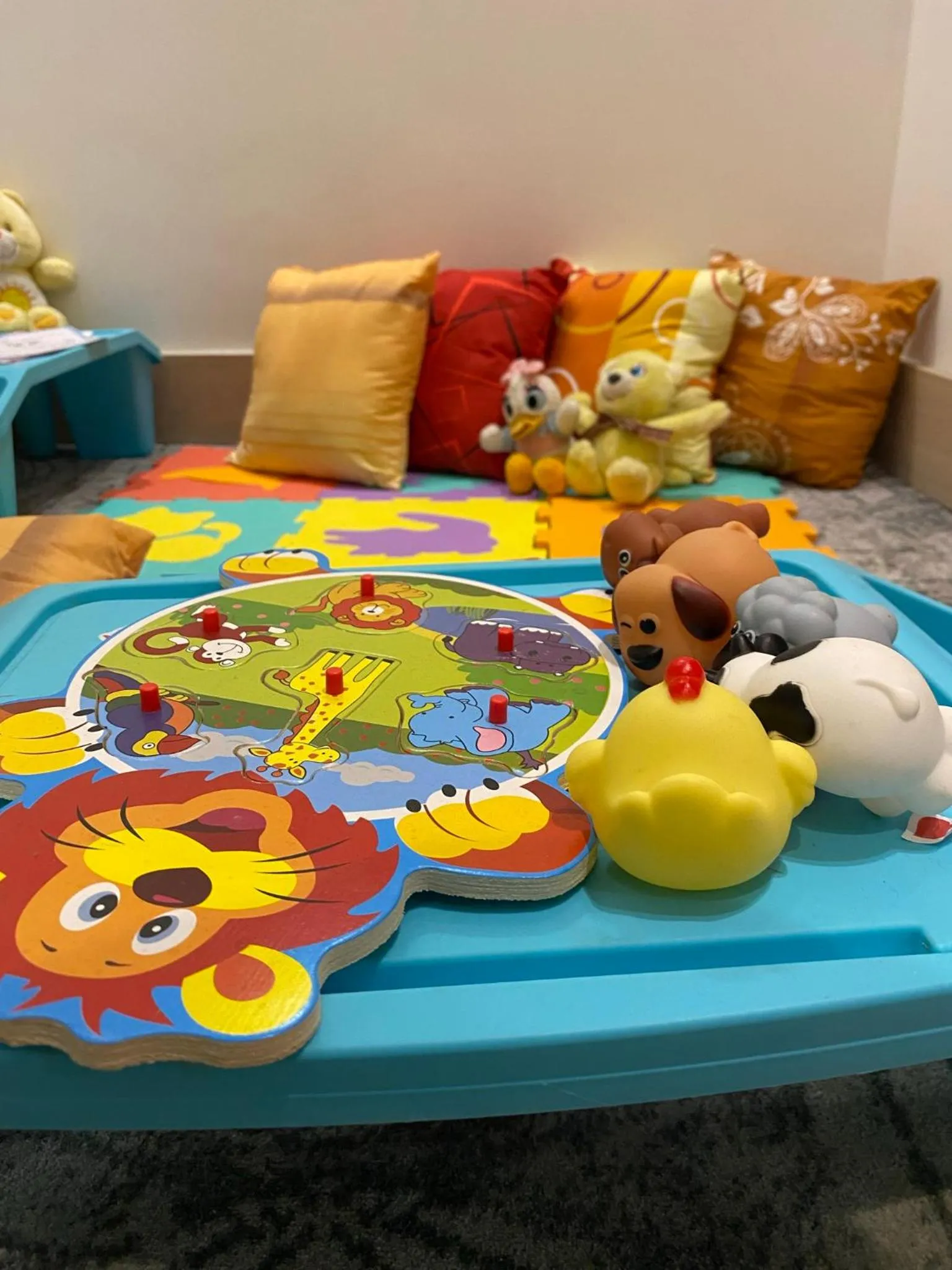 children in Hotel Boss