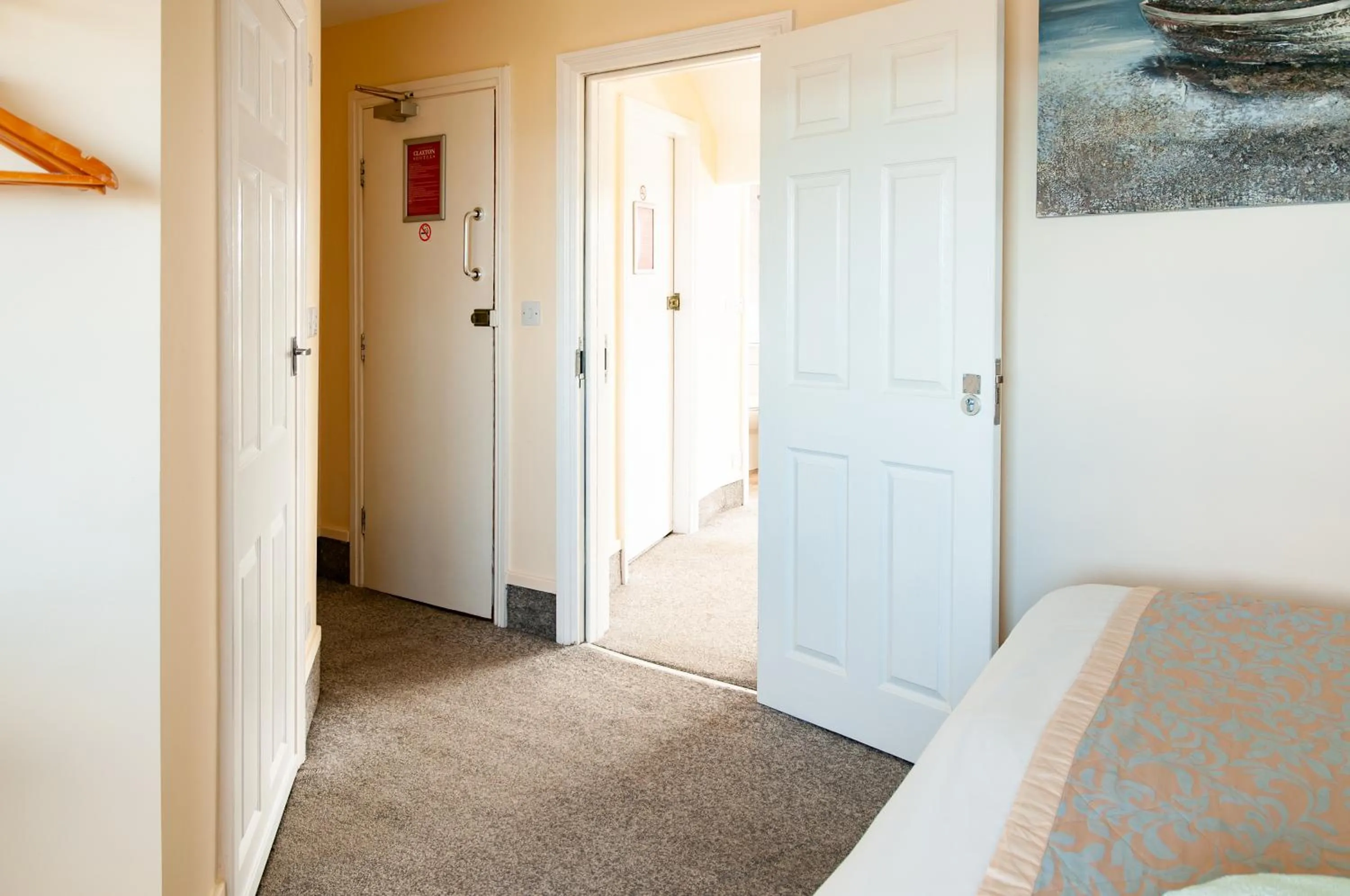 Bed in Claxton Hotel