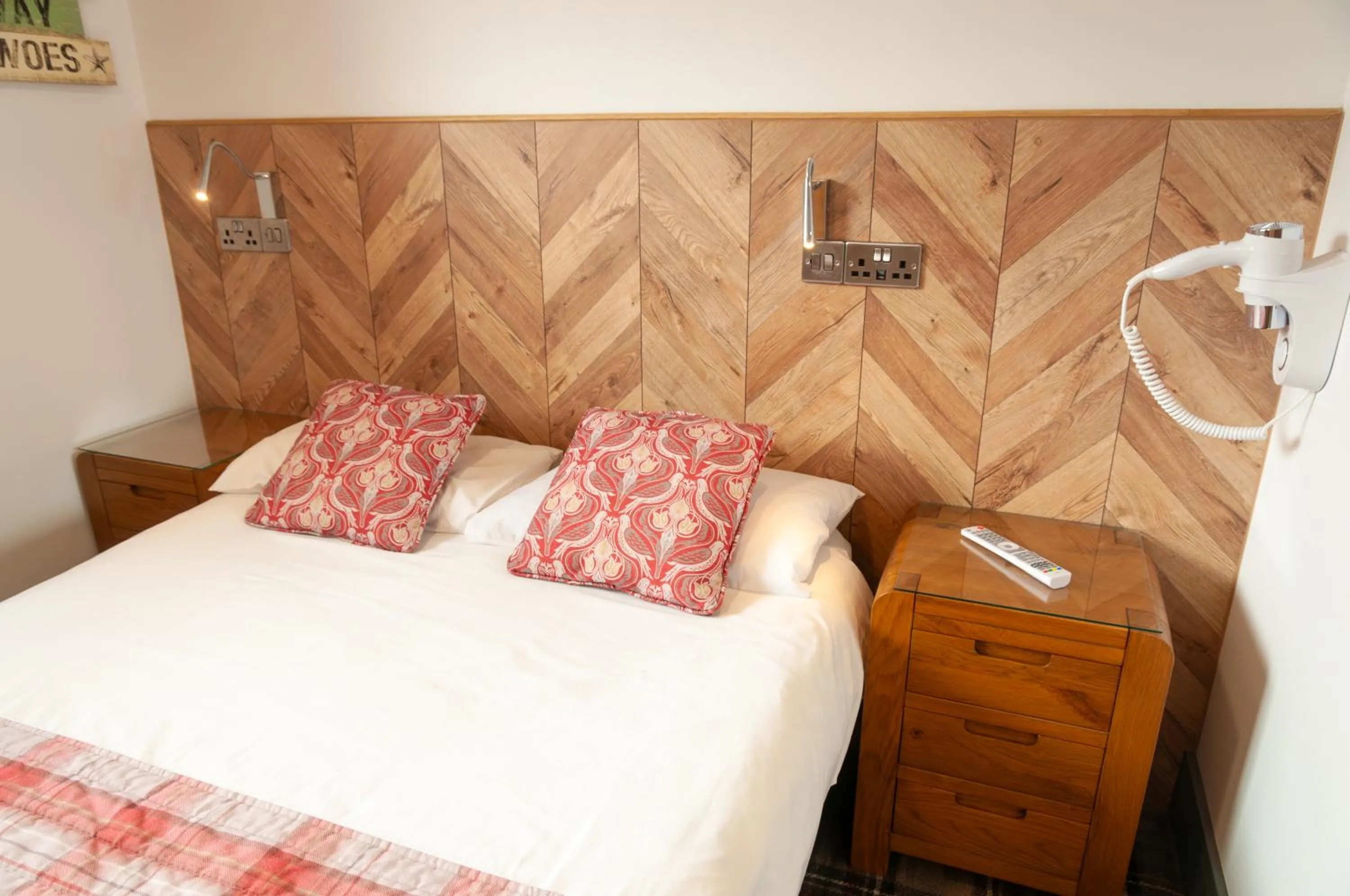 Bed in Claxton Hotel