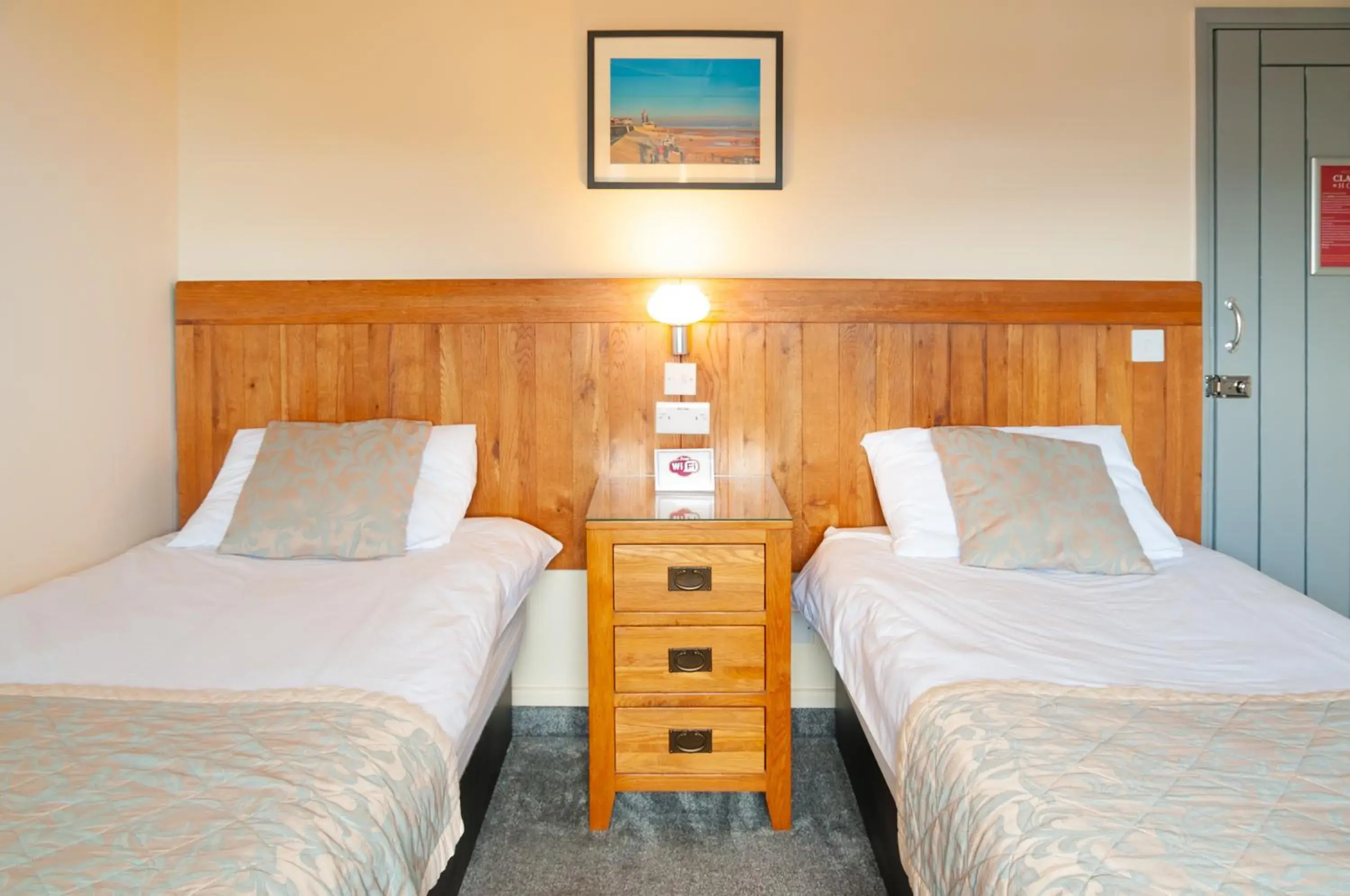 Twin Room in Claxton Hotel Twin Room in Claxton Hotel