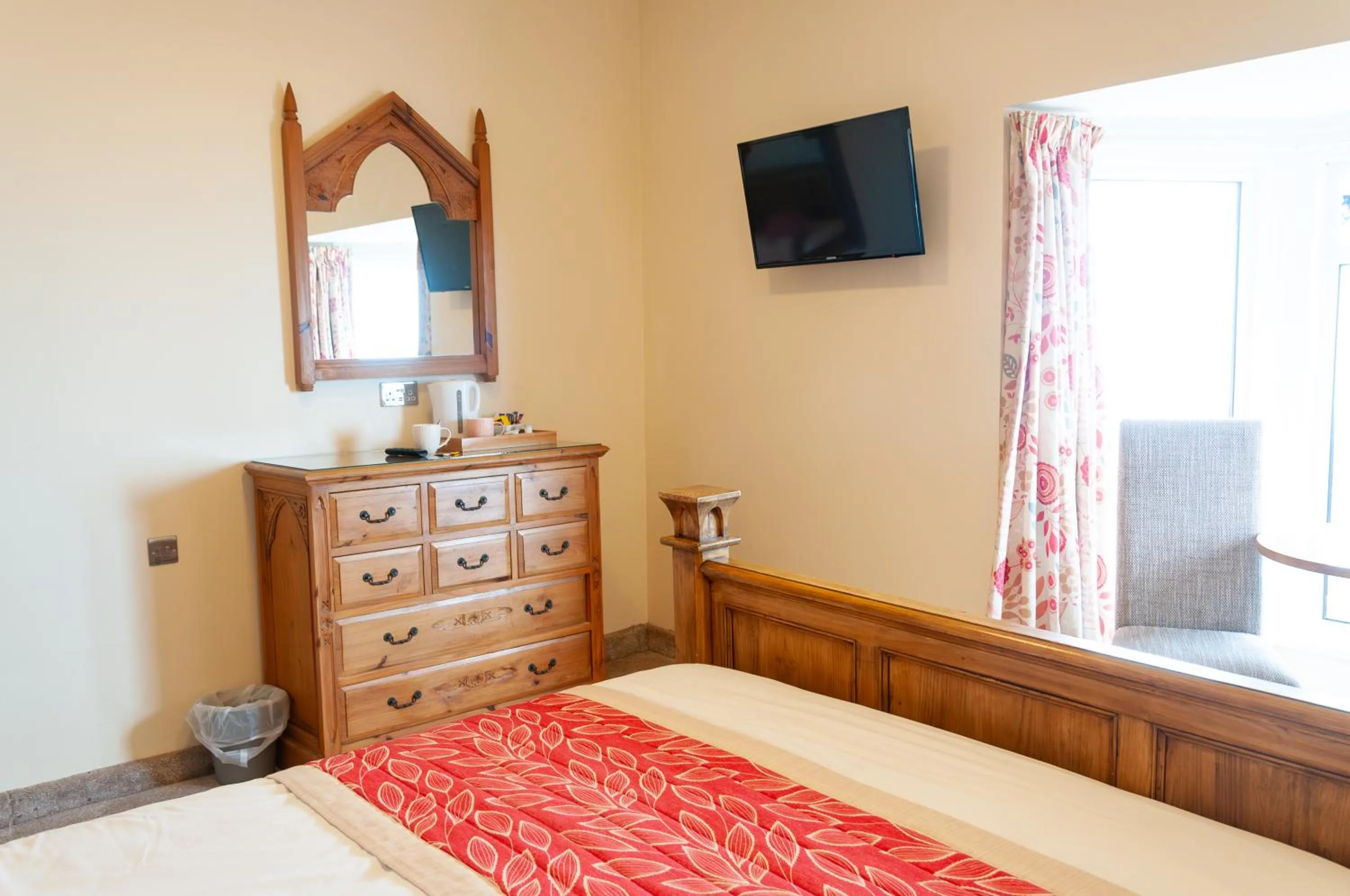 Bed in Claxton Hotel