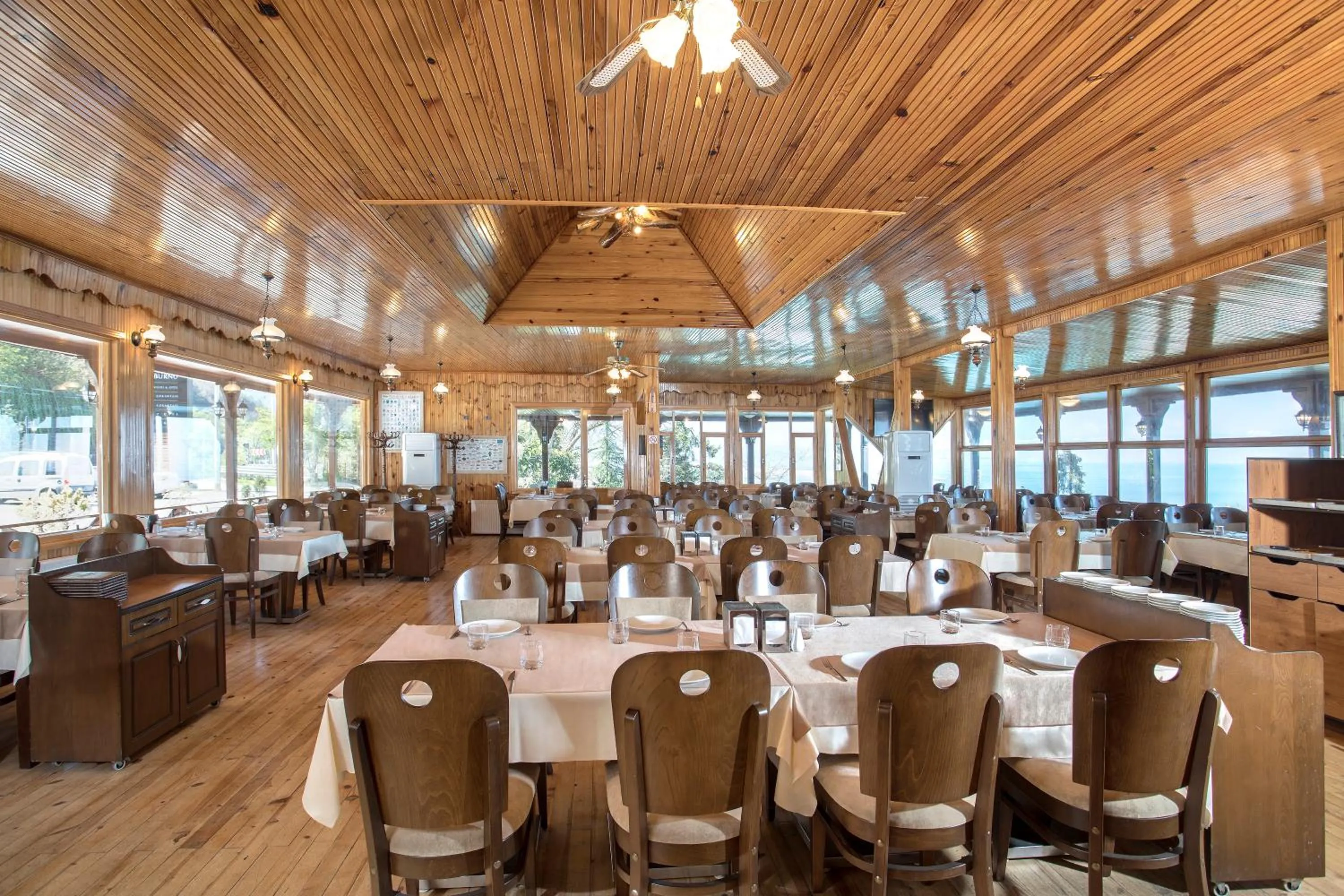 Restaurant/places to eat in Hancioglu Orman Evleri & Hotel