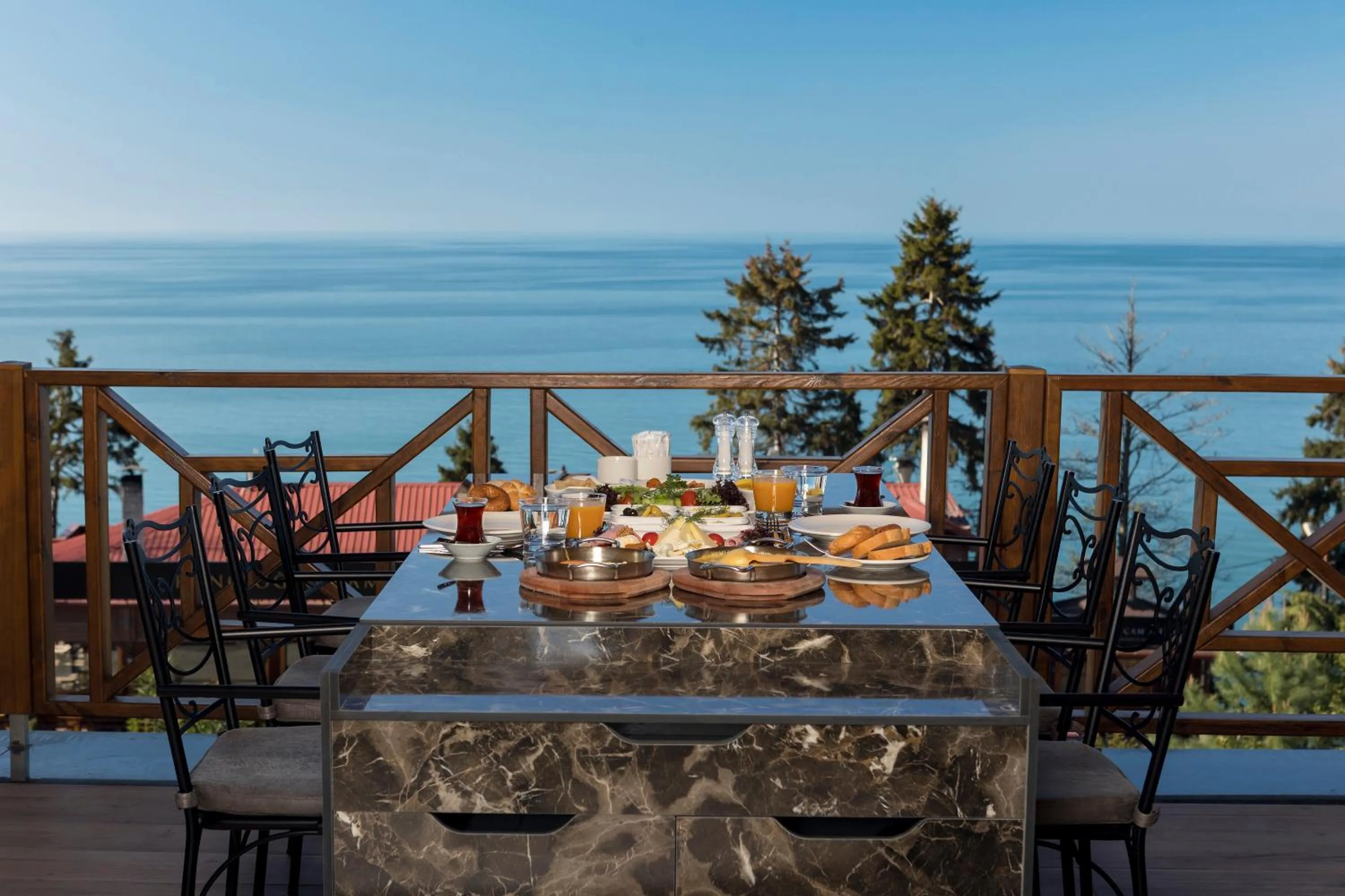 Restaurant/places to eat in Hancioglu Orman Evleri & Hotel