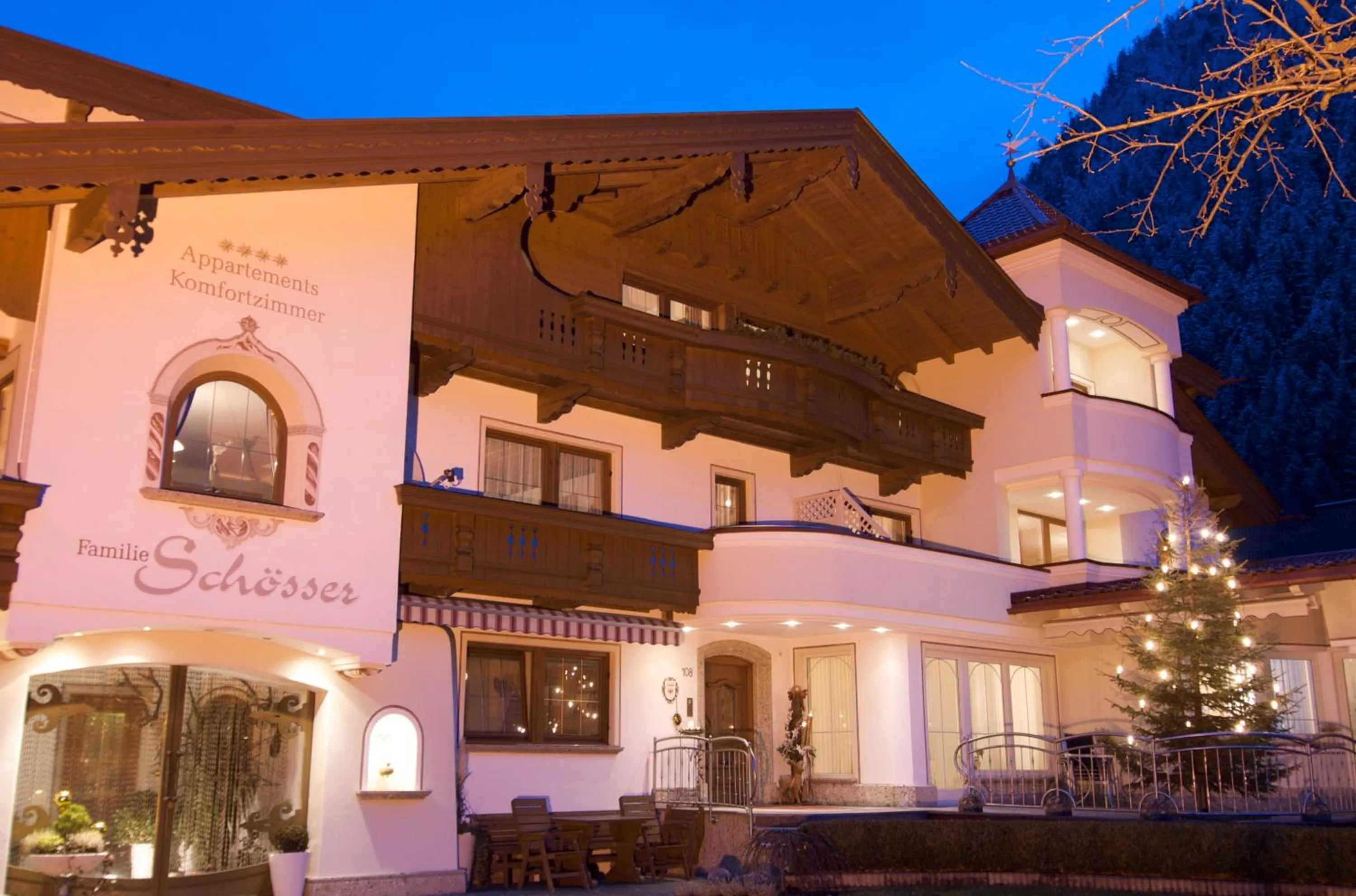 Property building in Alpinschlössl