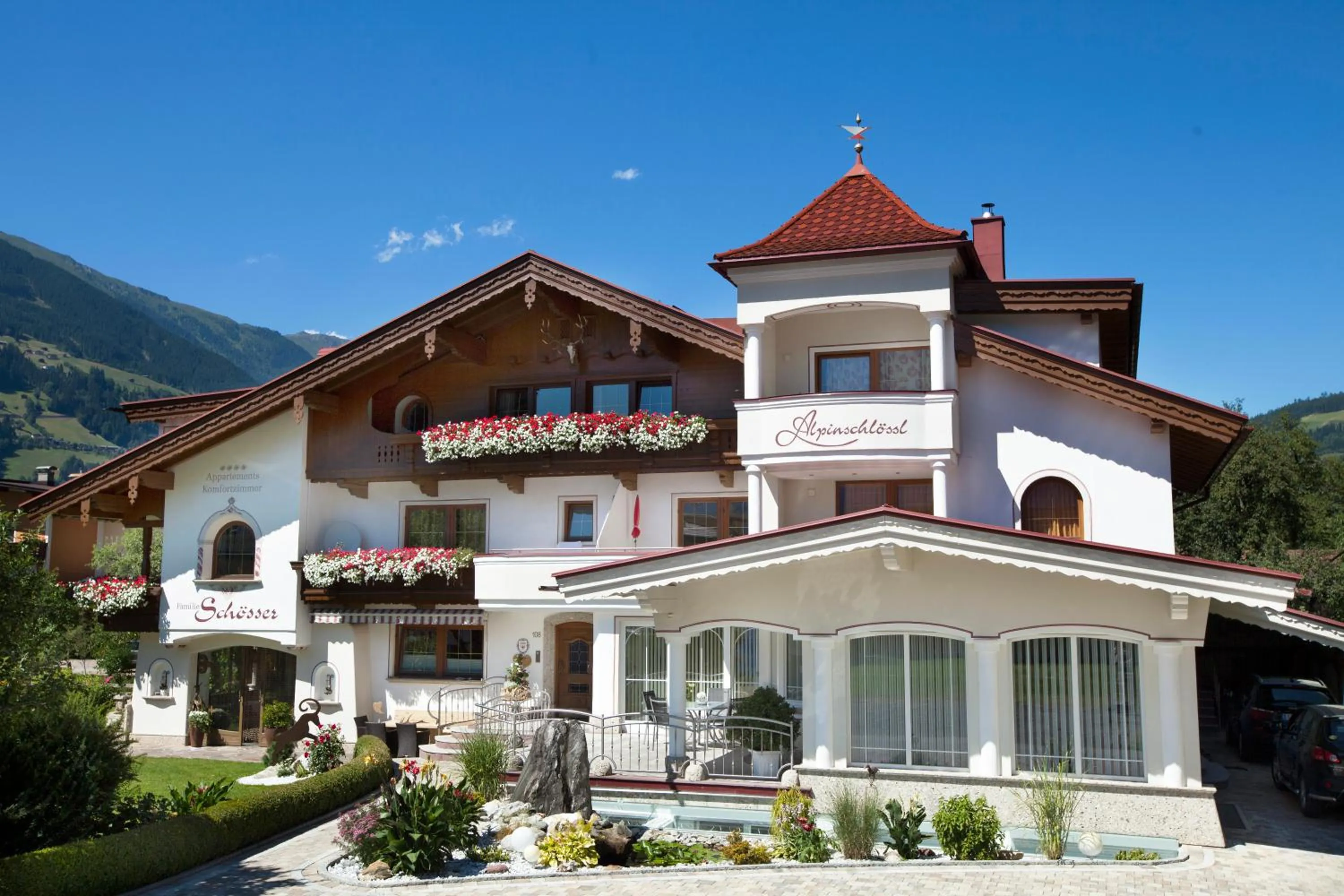 Property building in Alpinschlössl