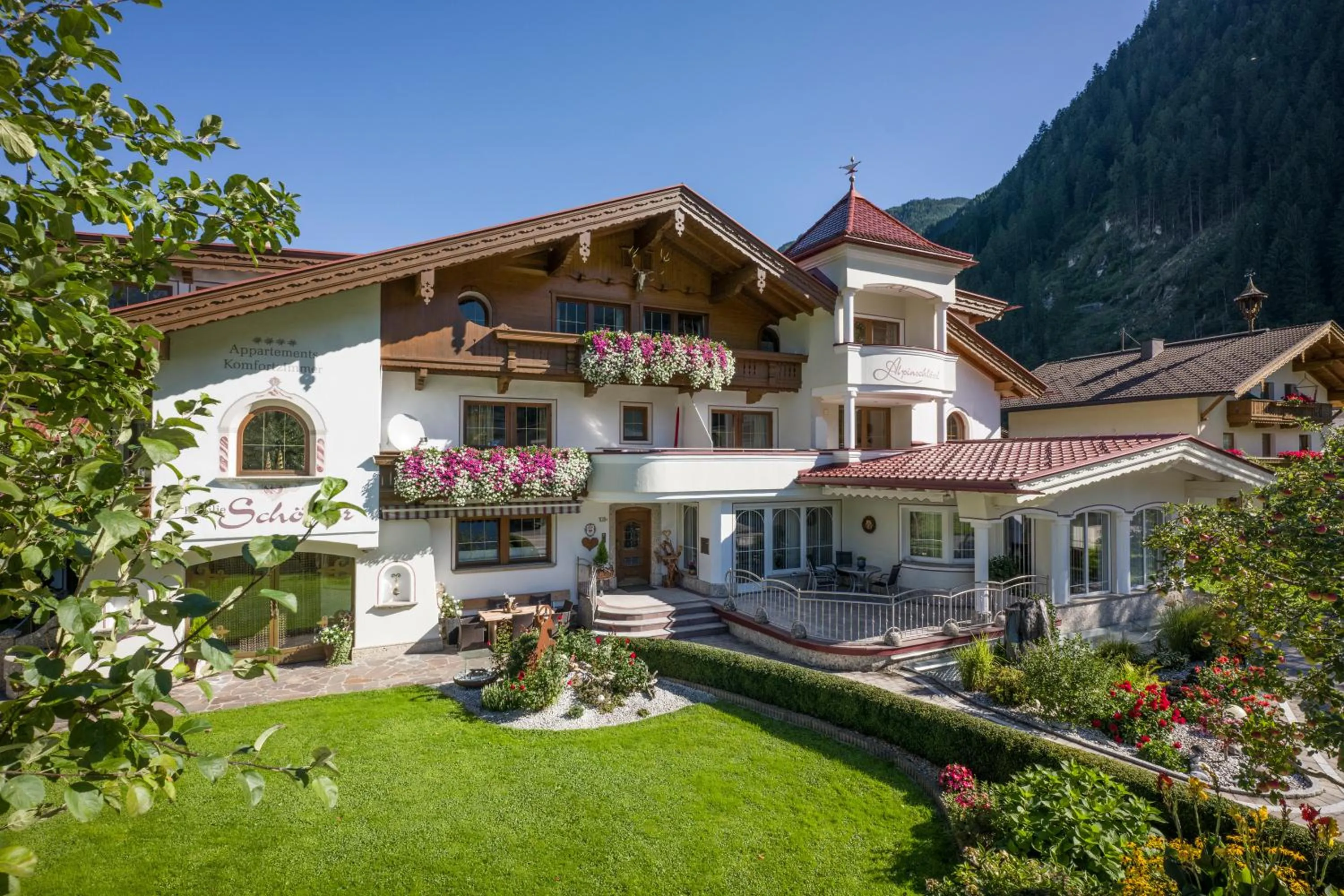 Property building in Alpinschlössl