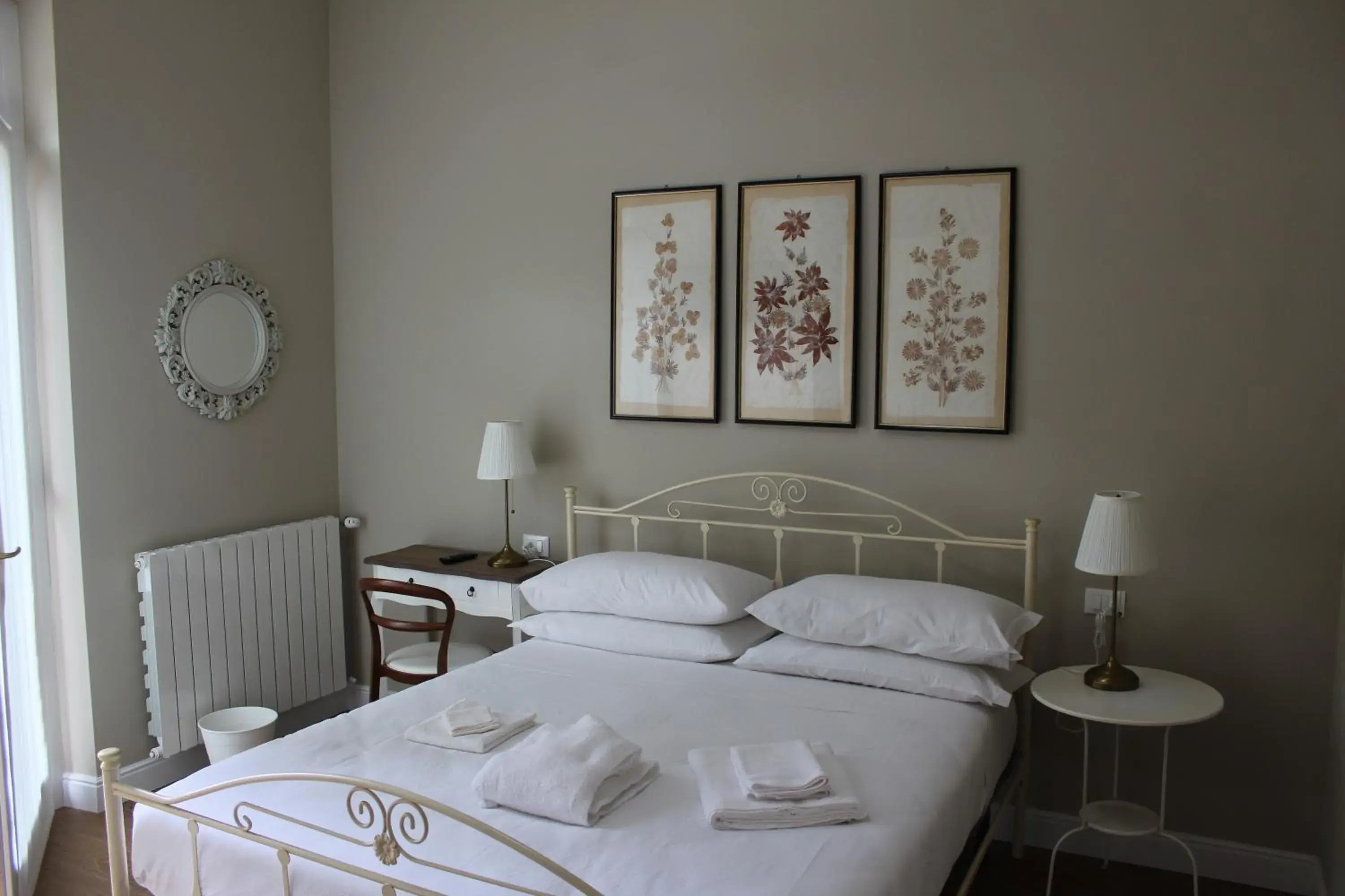 Double Room with Shared Bathroom in Casa Aydée Double Room with Shared Bathroom in Casa Aydée