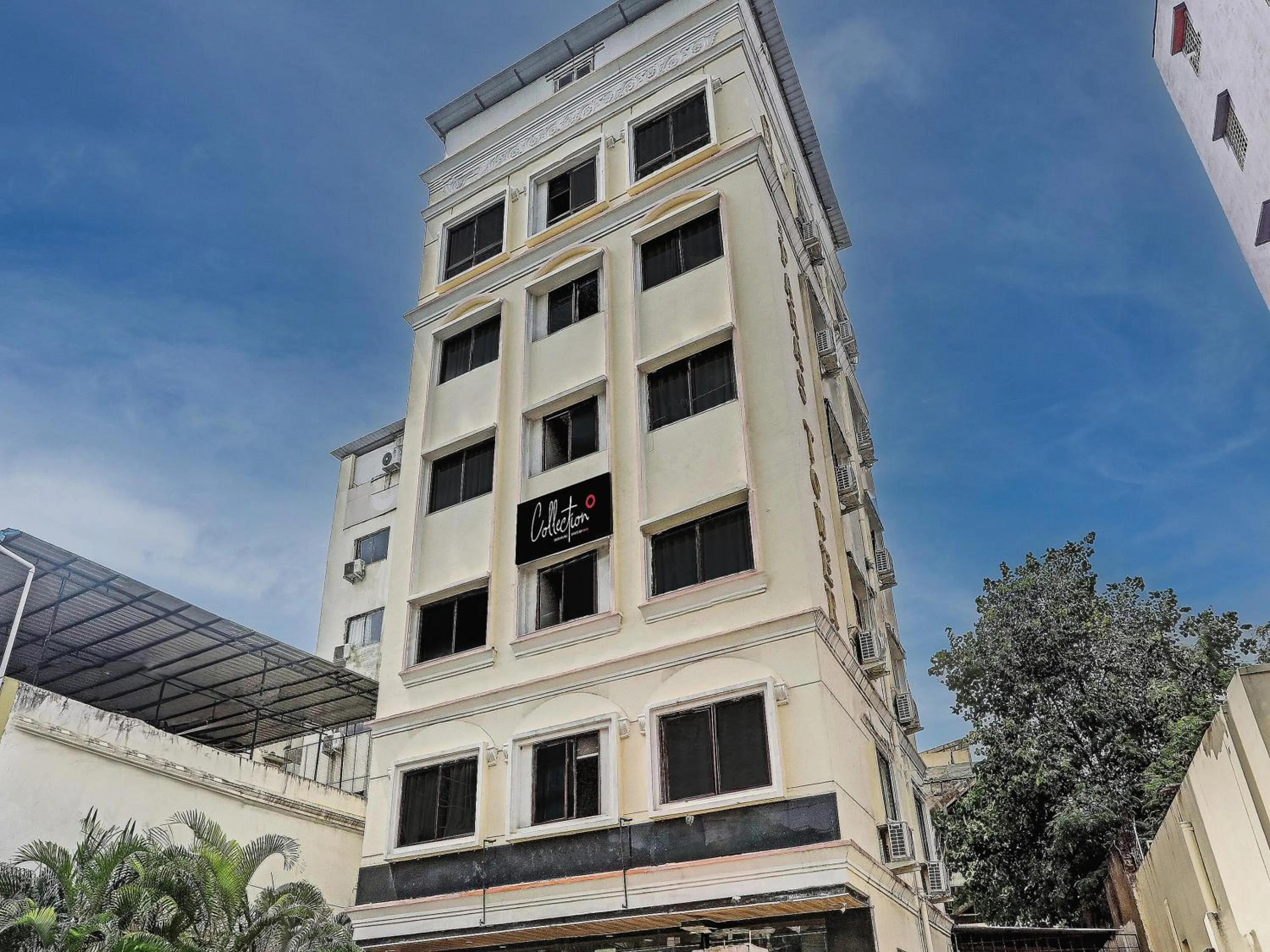 Facade/entrance in Super Capital O Vaishnavi
