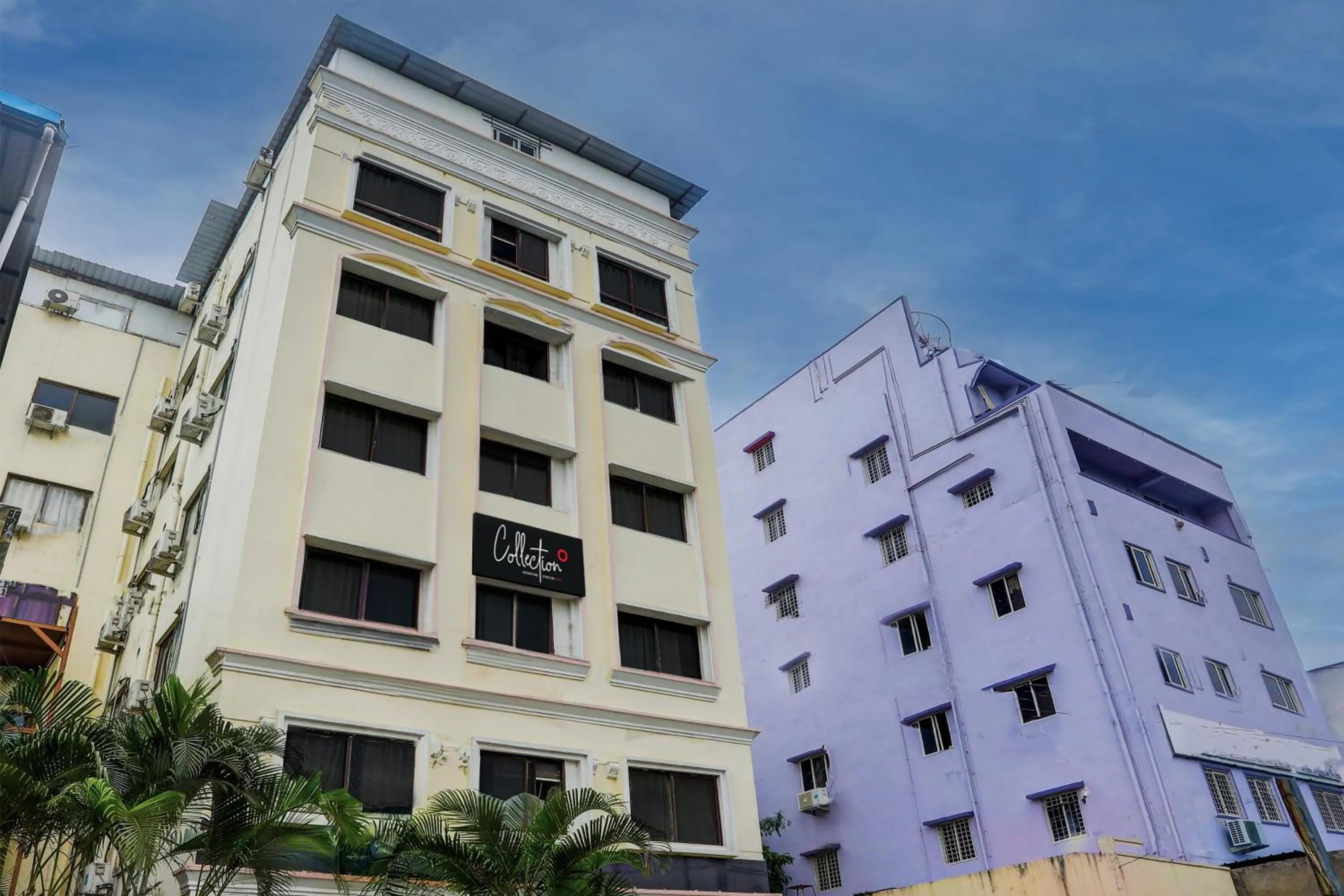 Facade/entrance in Super Capital O Vaishnavi
