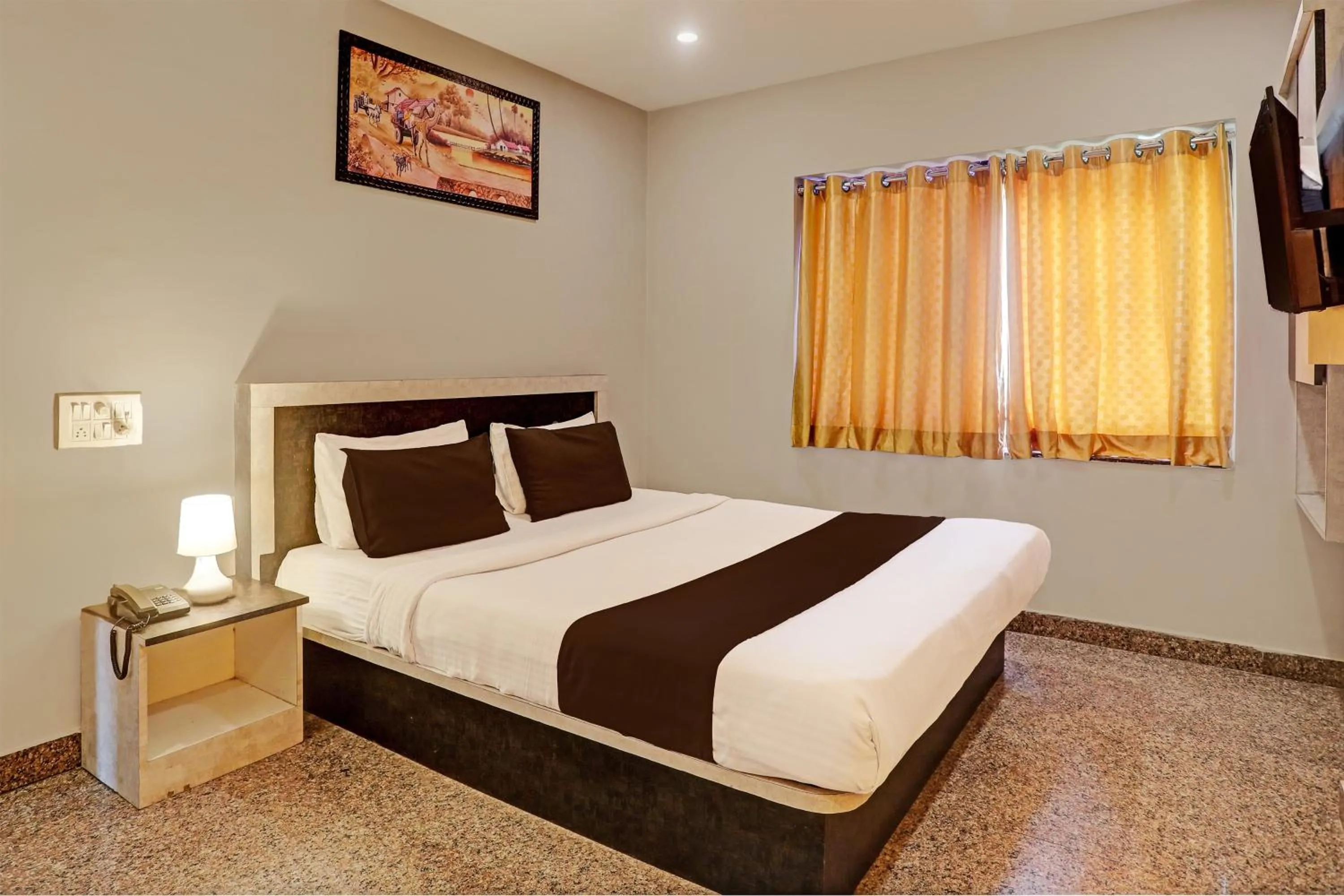 Bedroom, Bed in Super Capital O Vaishnavi