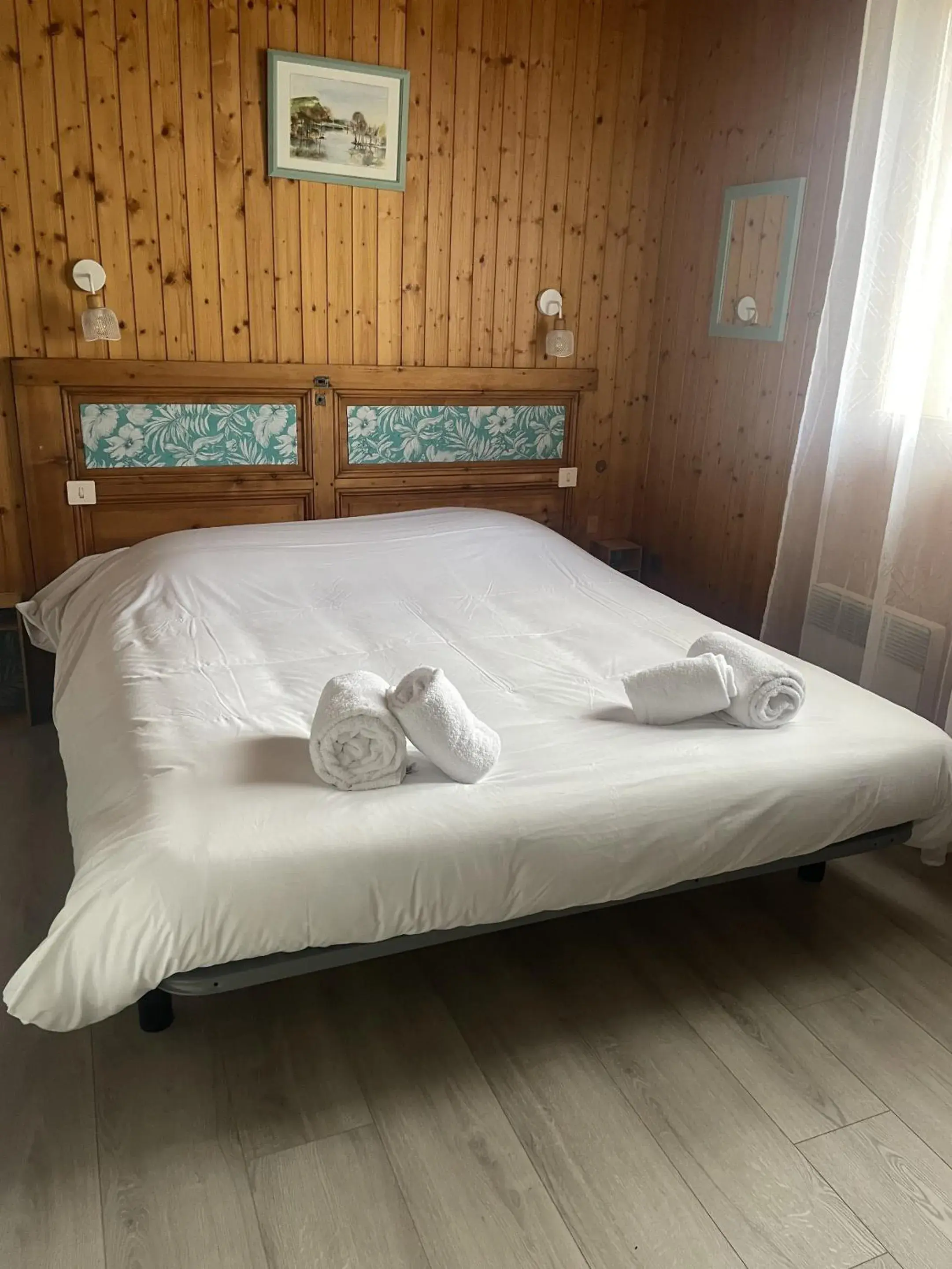 Double Room with Private Bathroom in Le Domaine de la Caille - L'Hôtel Double Room with Private Bathroom in Le Domaine de la Caille - L'Hôtel