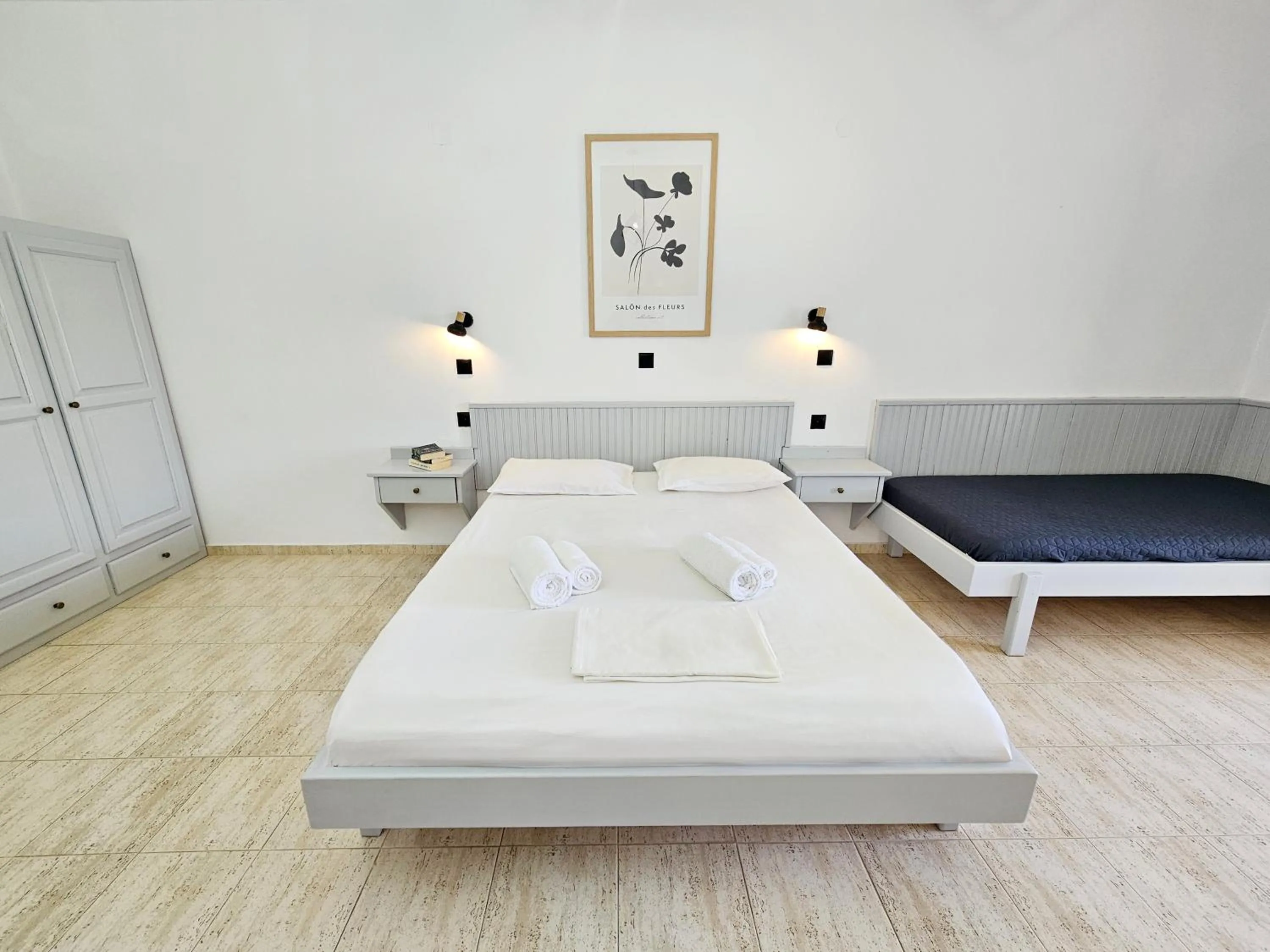 Bed in Pavlis Studios Kampos