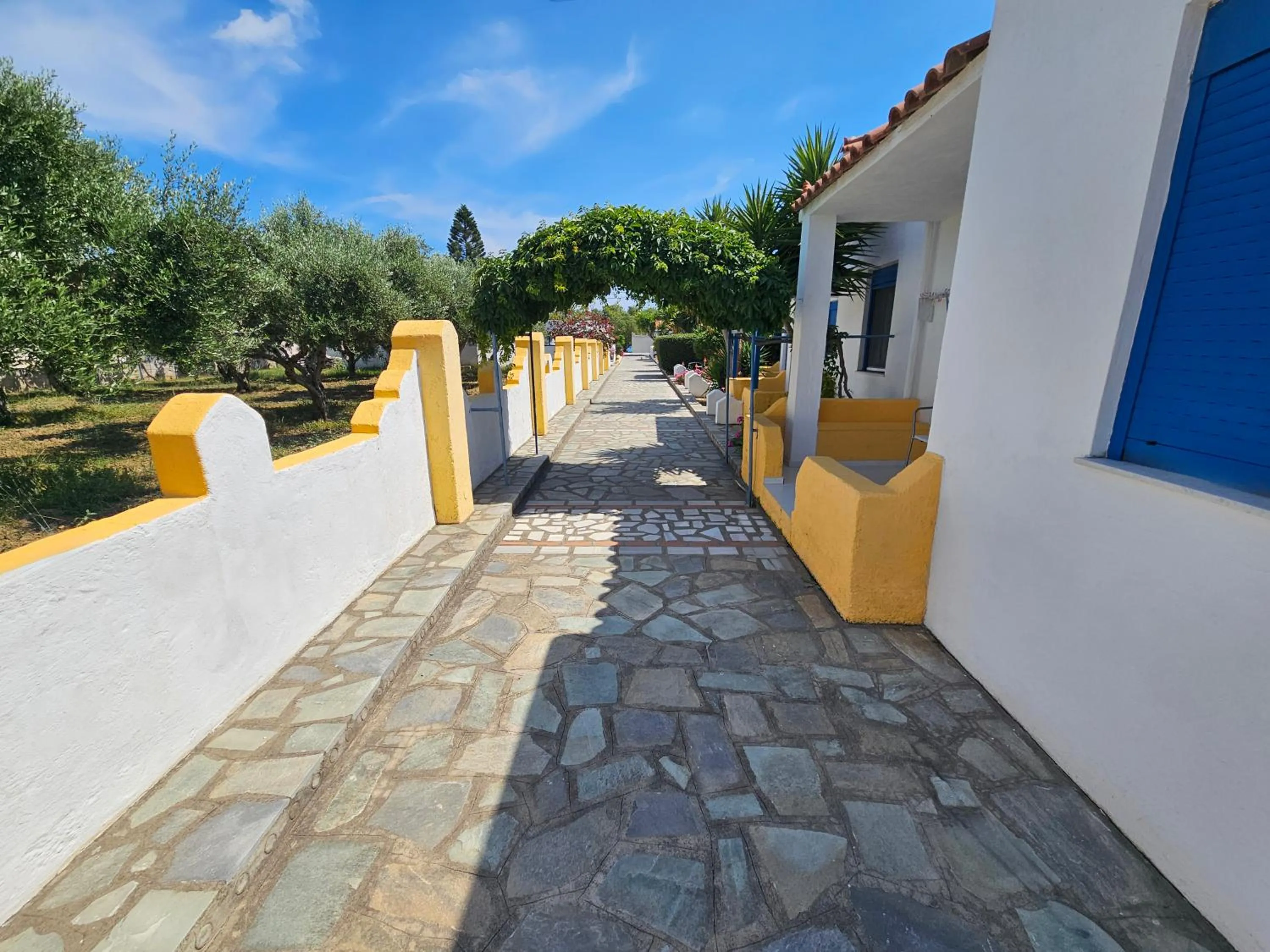 Property building in Pavlis Studios Kampos