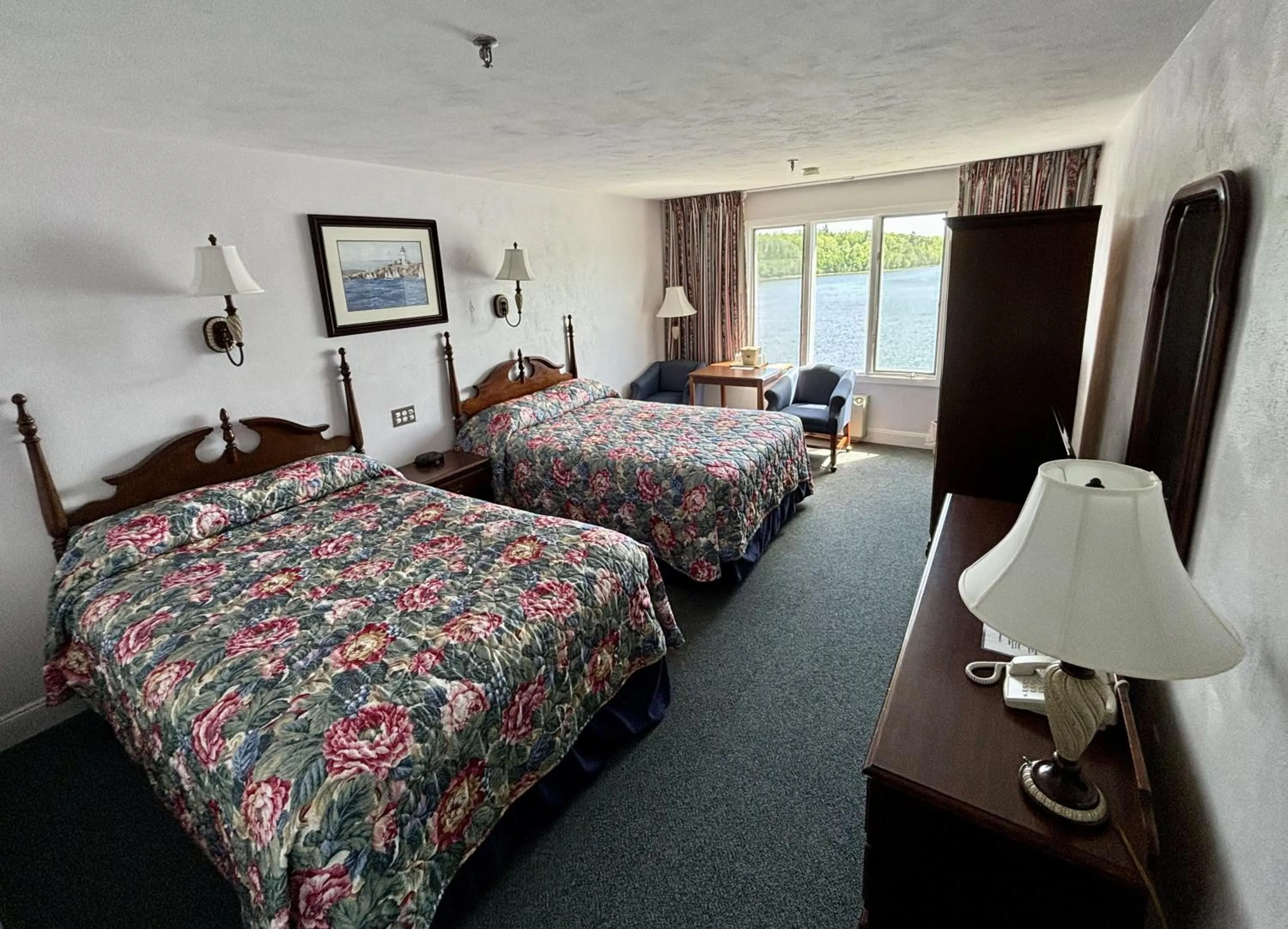 Bed in Fort Knox Inn