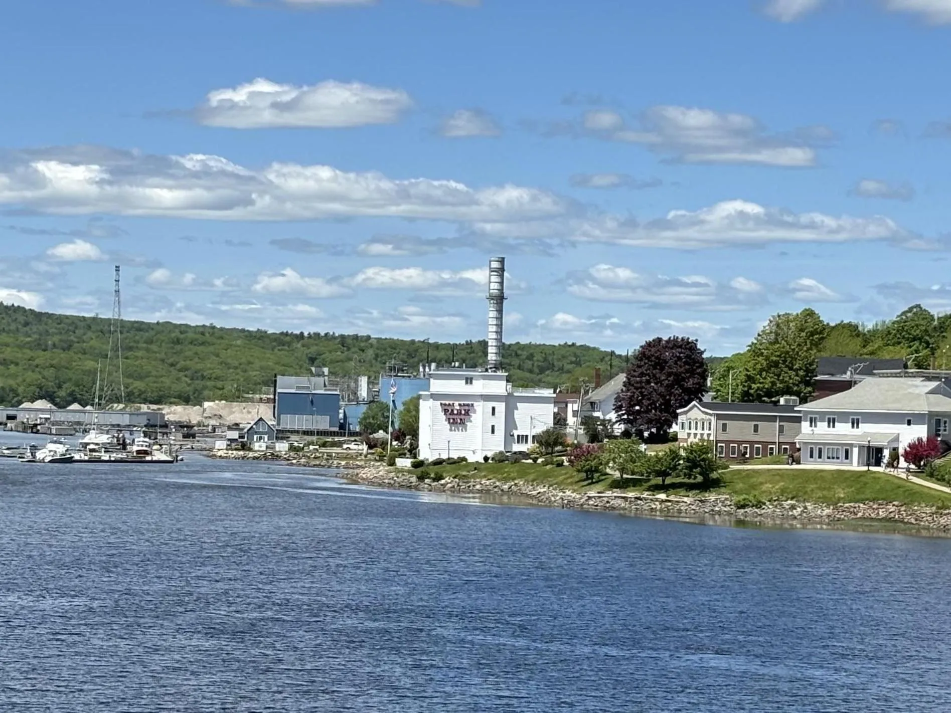 River view in Fort Knox Inn