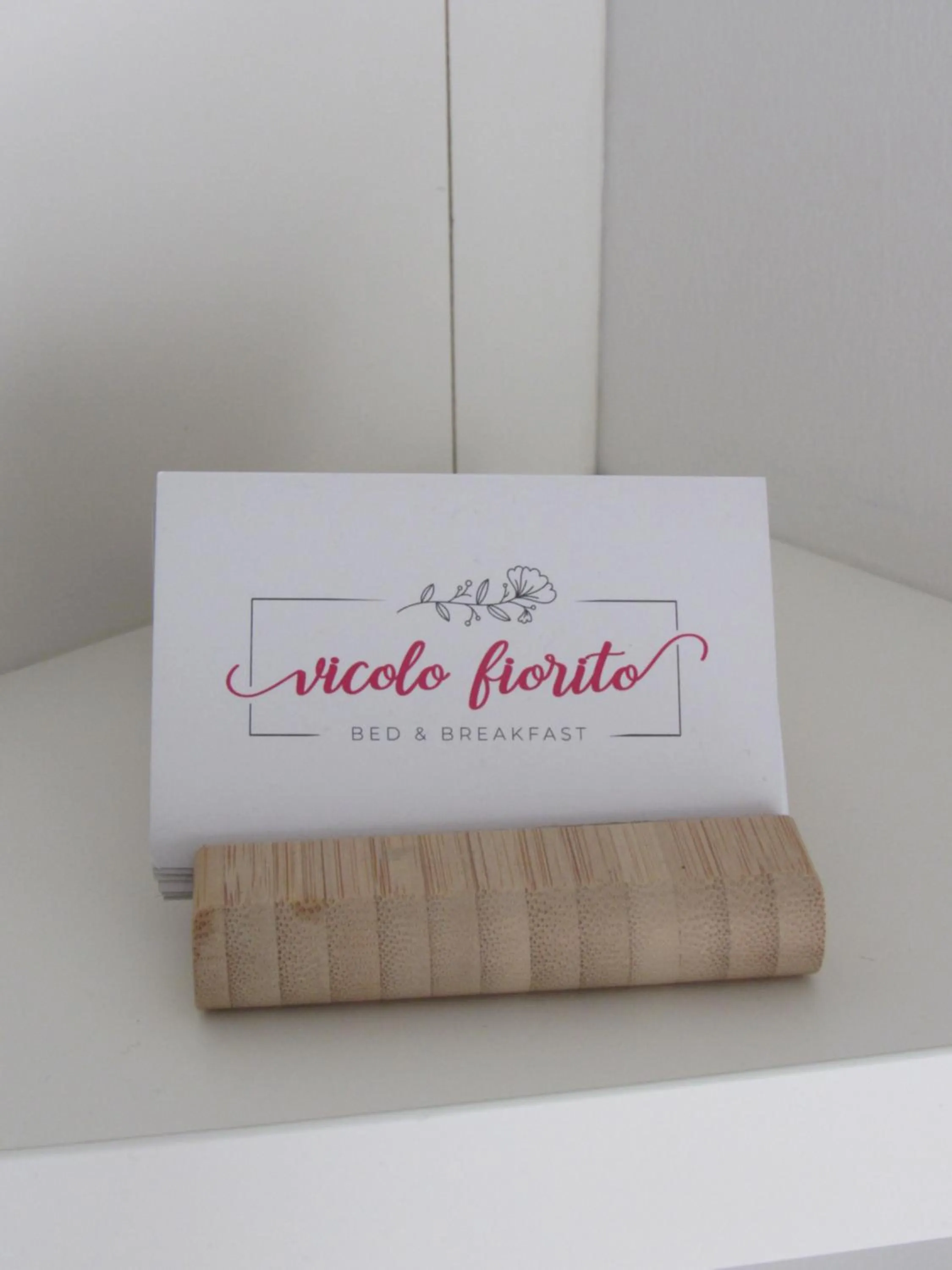 Decorative detail in Vicolo Fiorito B&B