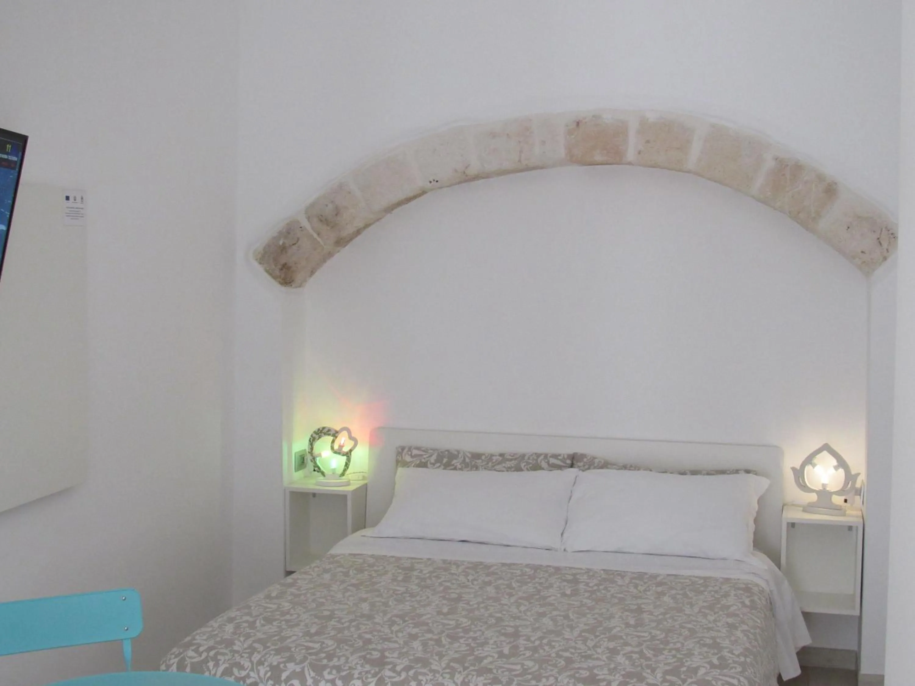 Decorative detail, Bed in Vicolo Fiorito B&B