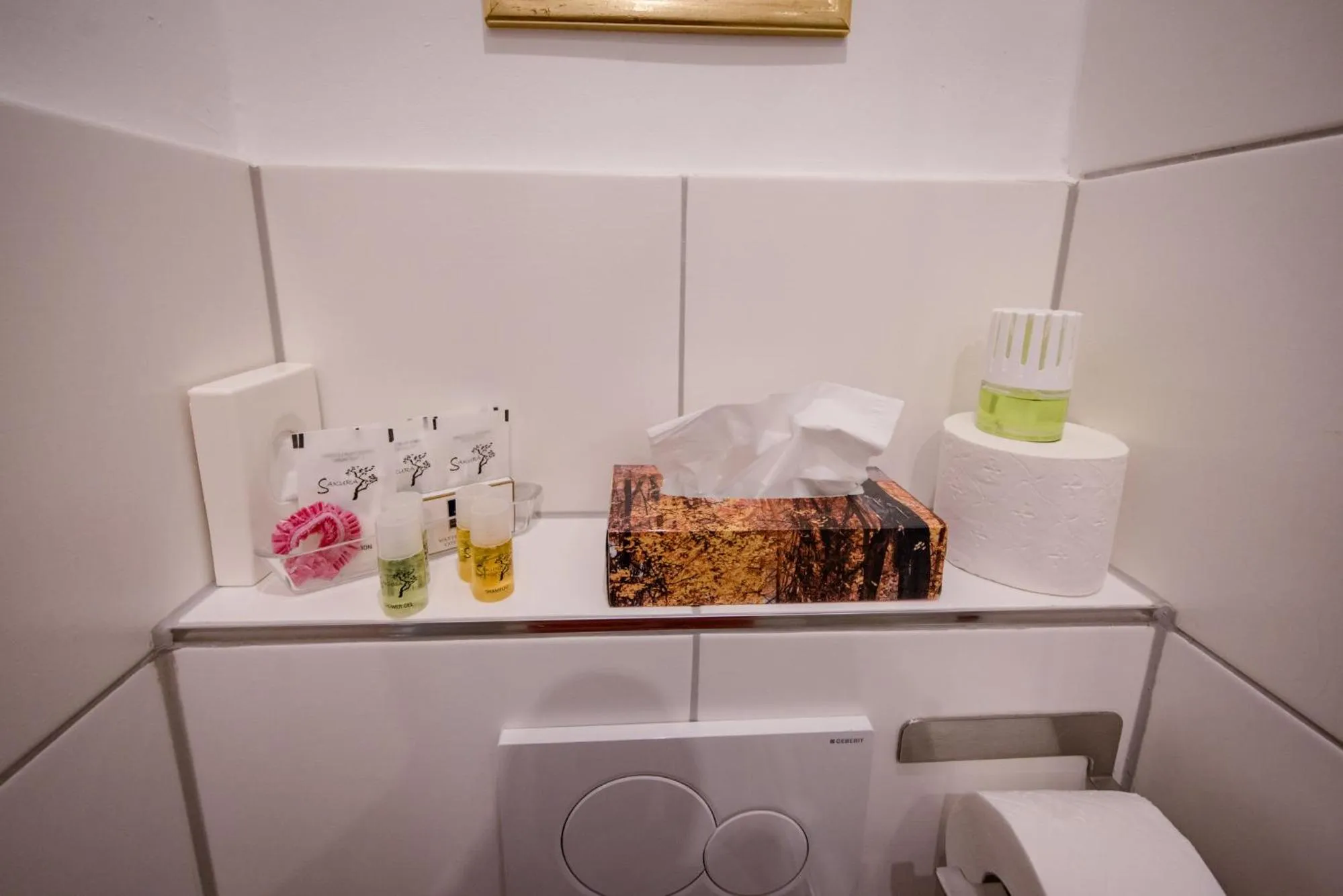 Bathroom in Franconia City Hotel