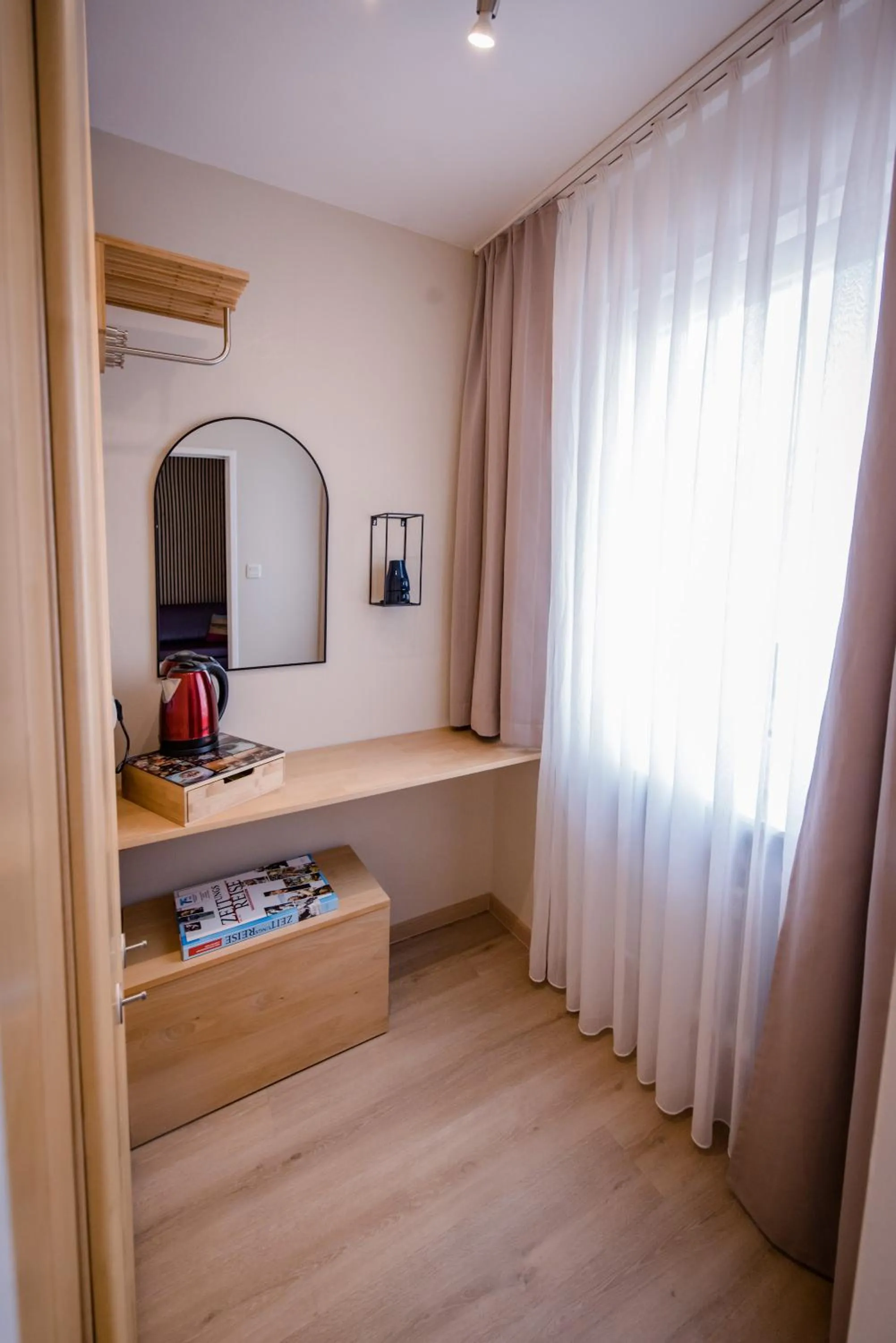 wardrobe in Franconia City Hotel