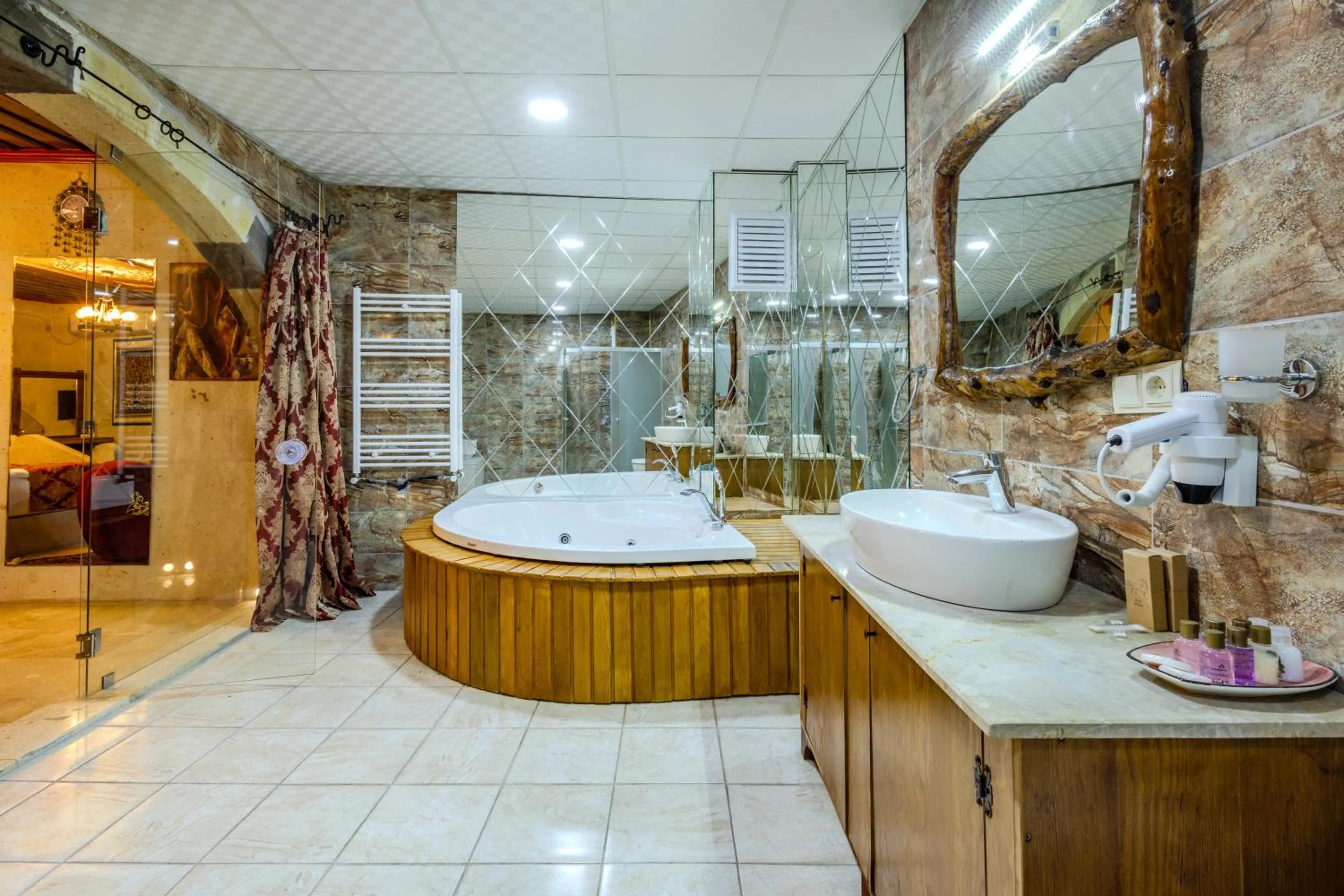 Shower in Çakıltaşı Evi Otel Spa