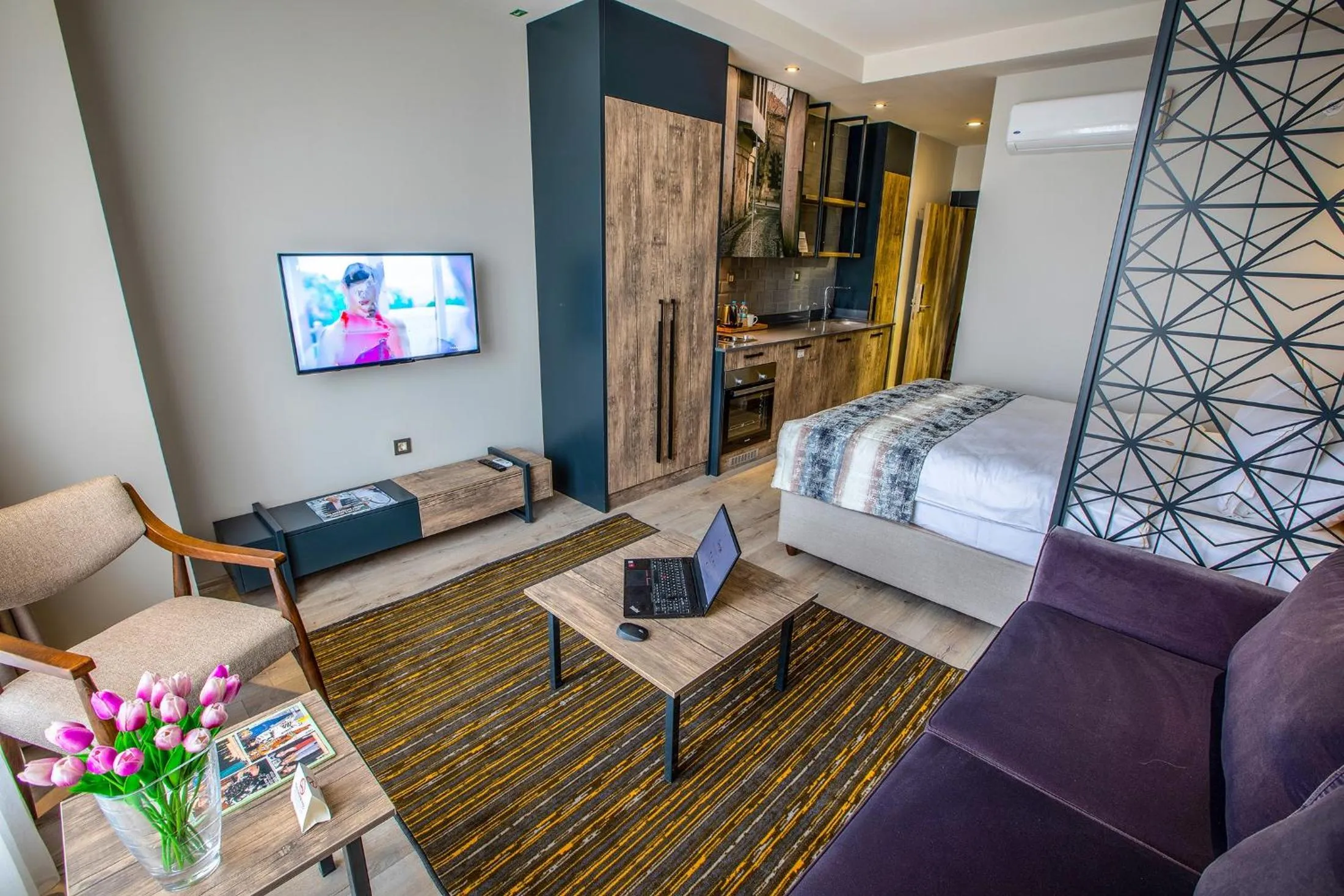 TV and multimedia in Shimall Hotel