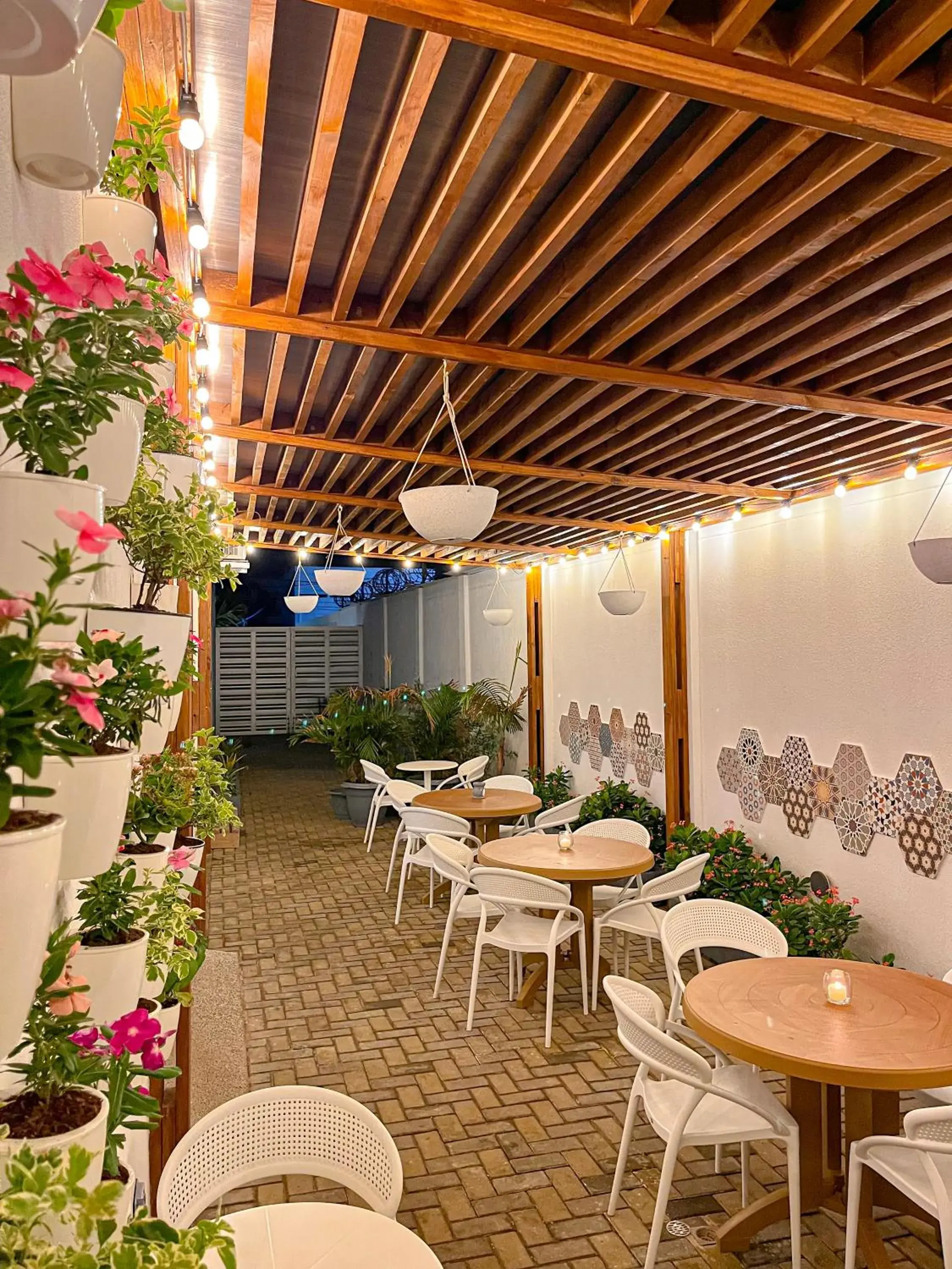 Restaurant/places to eat in Azure Lofts & Pool Restaurant/places to eat in Azure Lofts & Pool
