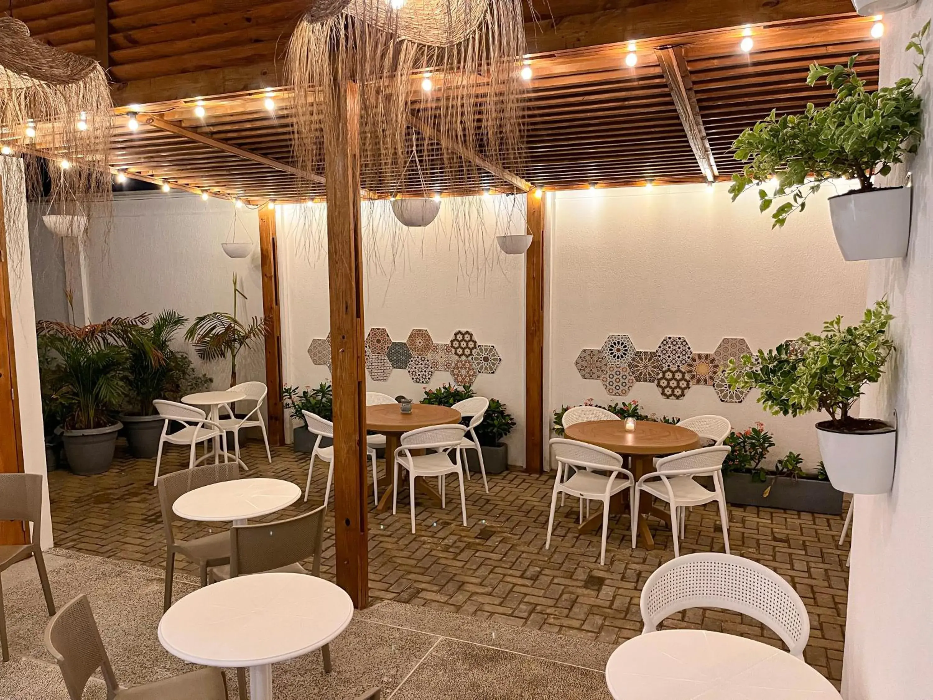 Restaurant/places to eat in Azure Lofts & Pool Restaurant/places to eat in Azure Lofts & Pool