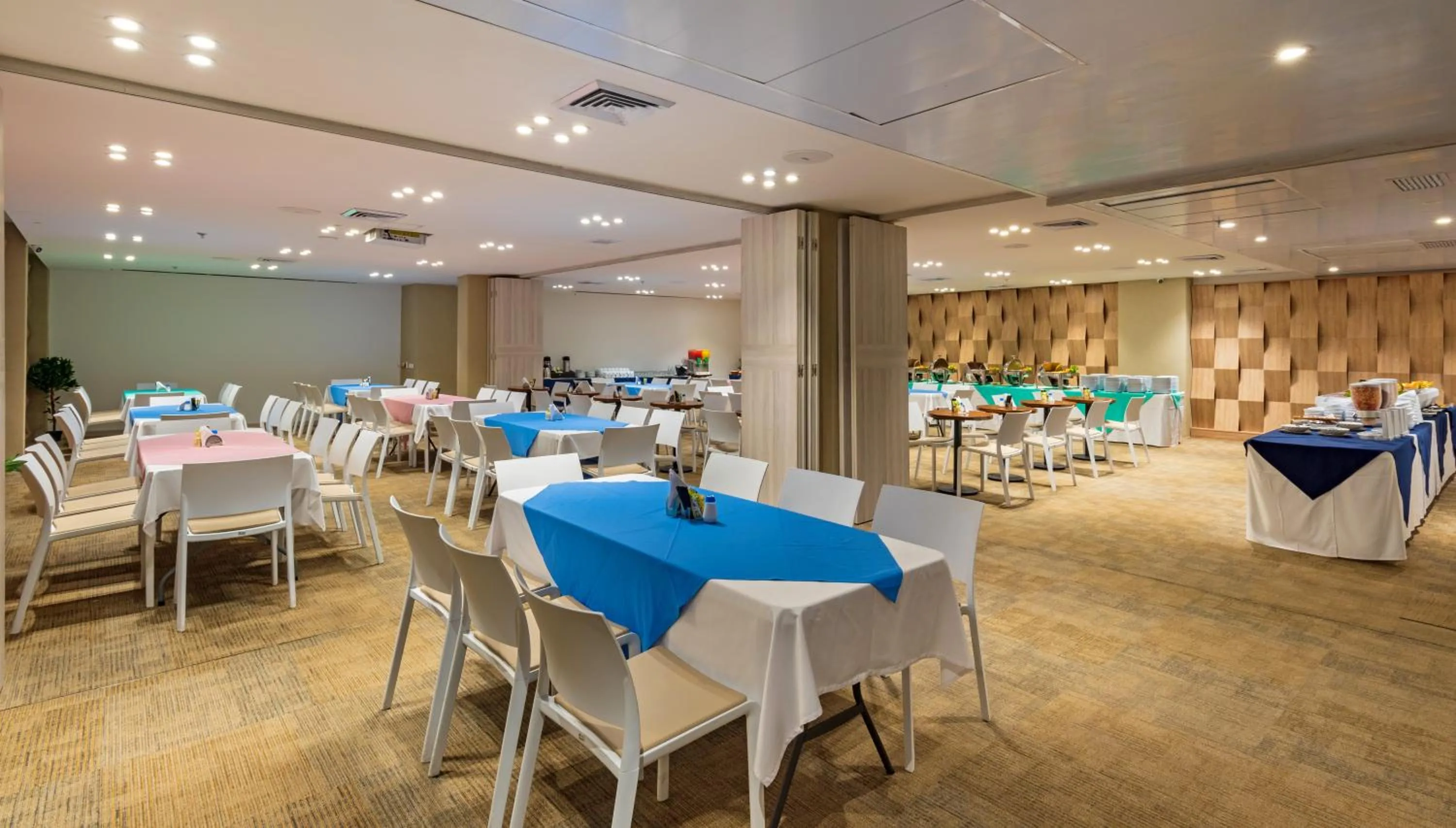 Restaurant/places to eat in Samawi Hotel