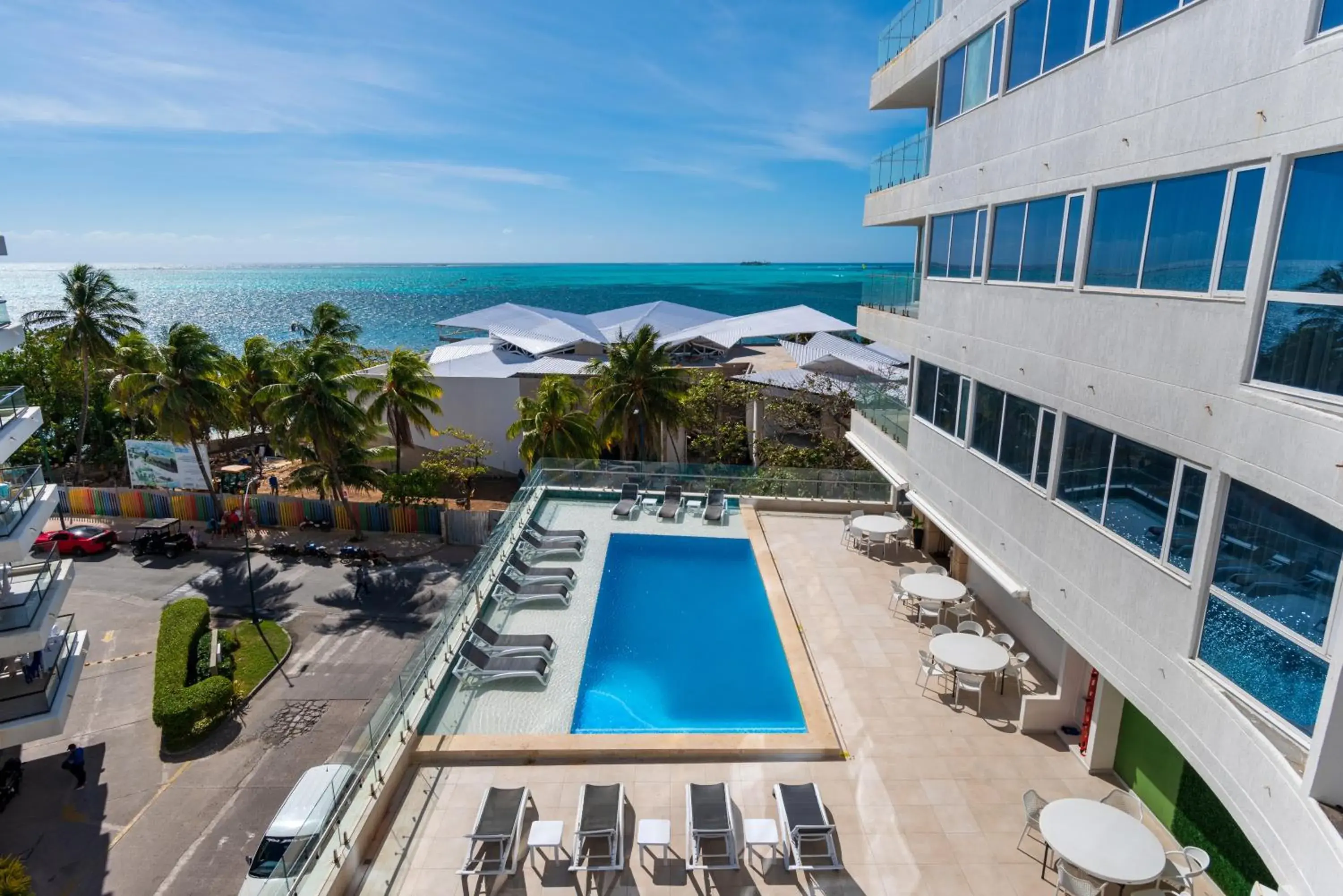 Pool view in Samawi Hotel Pool view in Samawi Hotel