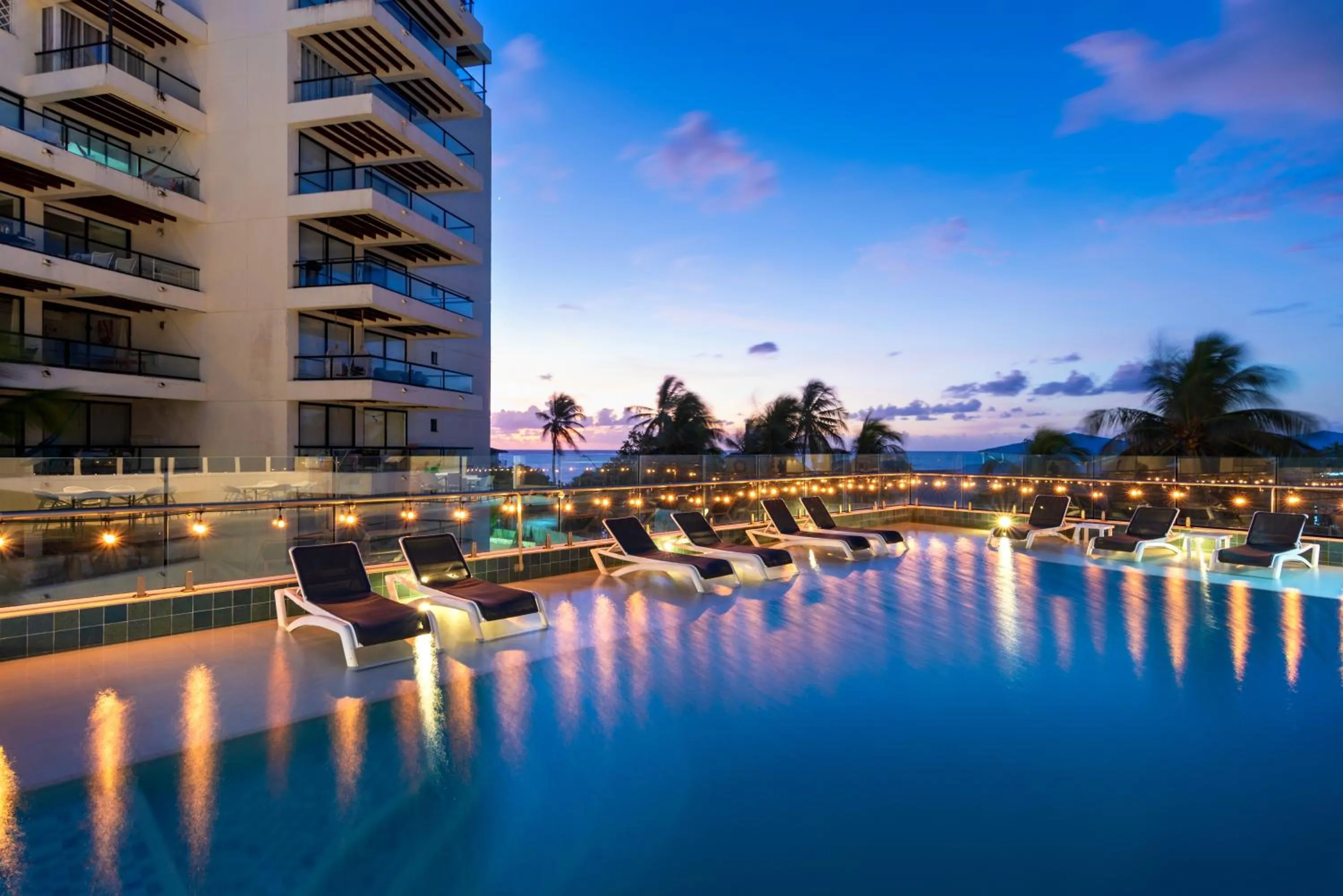 Swimming pool in Samawi Hotel