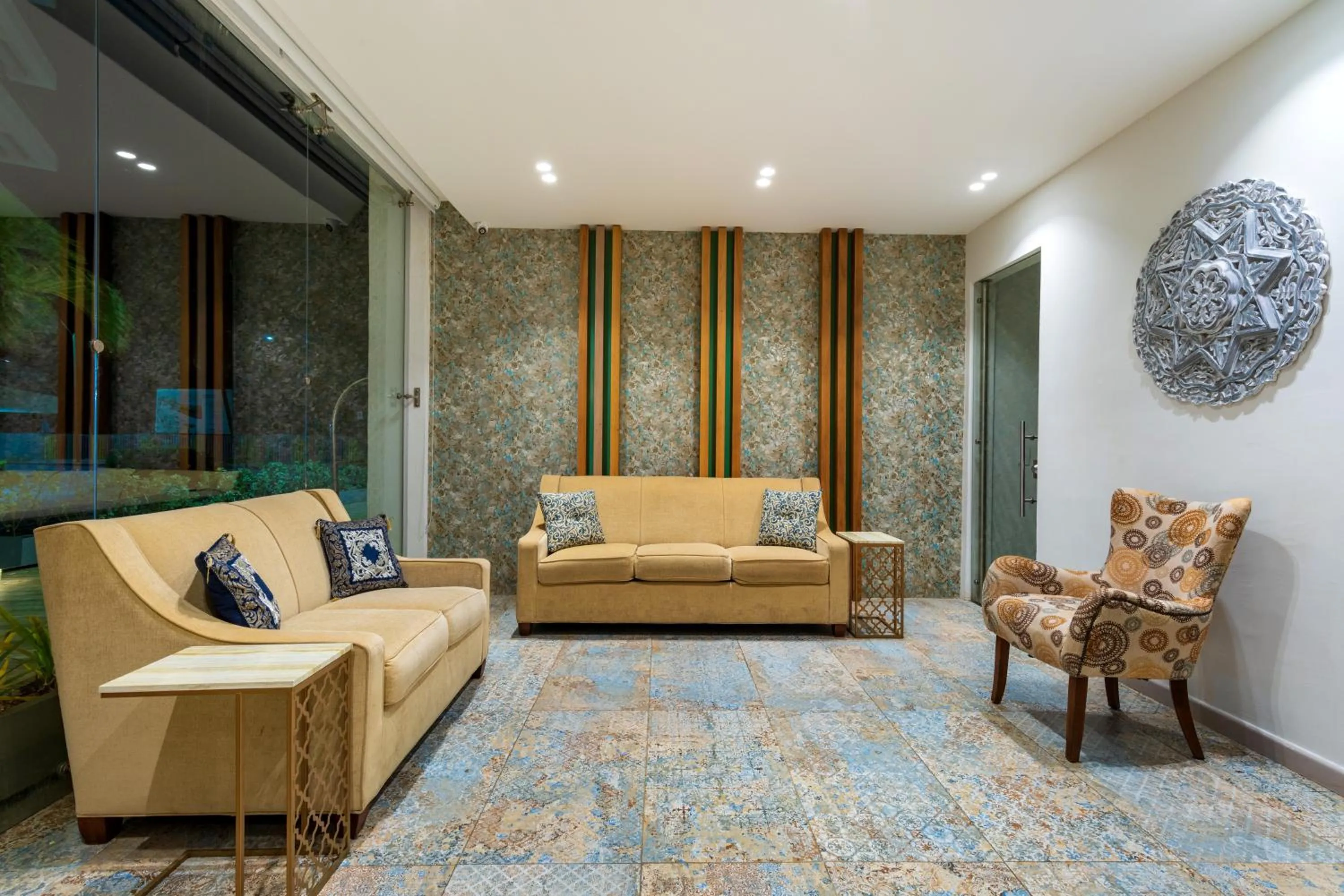 group of guests in Samawi Hotel