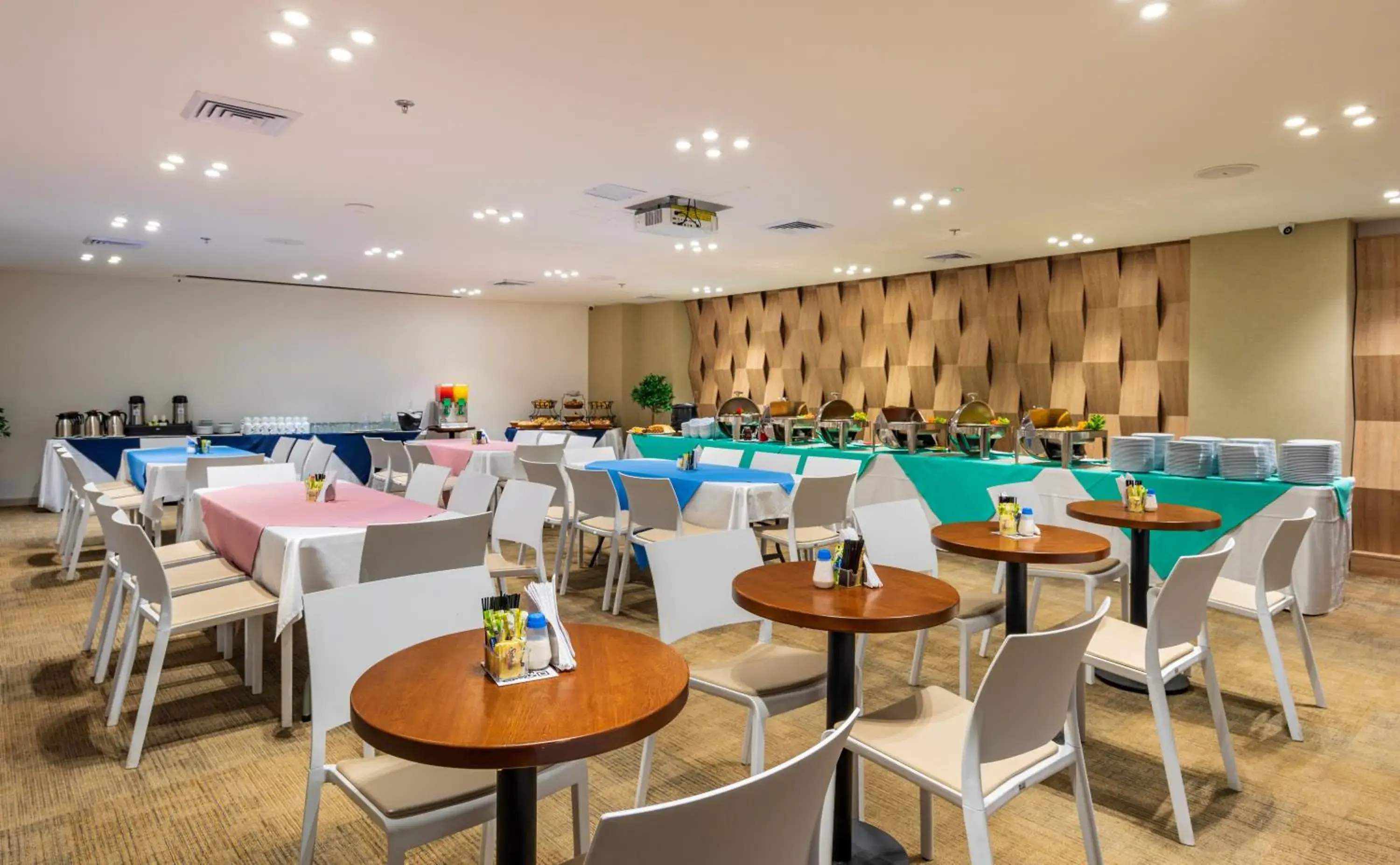 Restaurant/places to eat in Samawi Hotel Restaurant/places to eat in Samawi Hotel